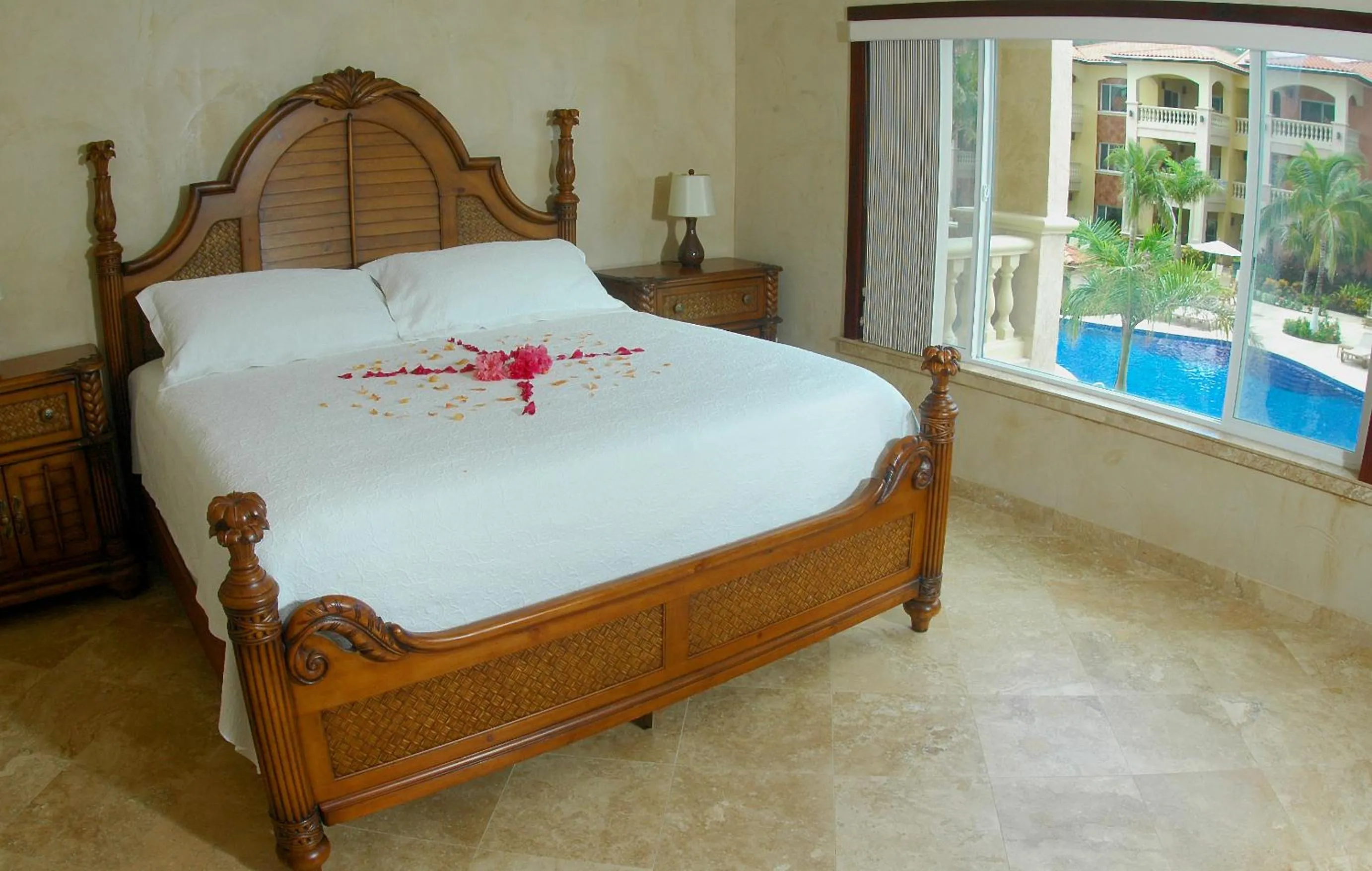 Bed in Infinity Bay Spa & Beach Resort