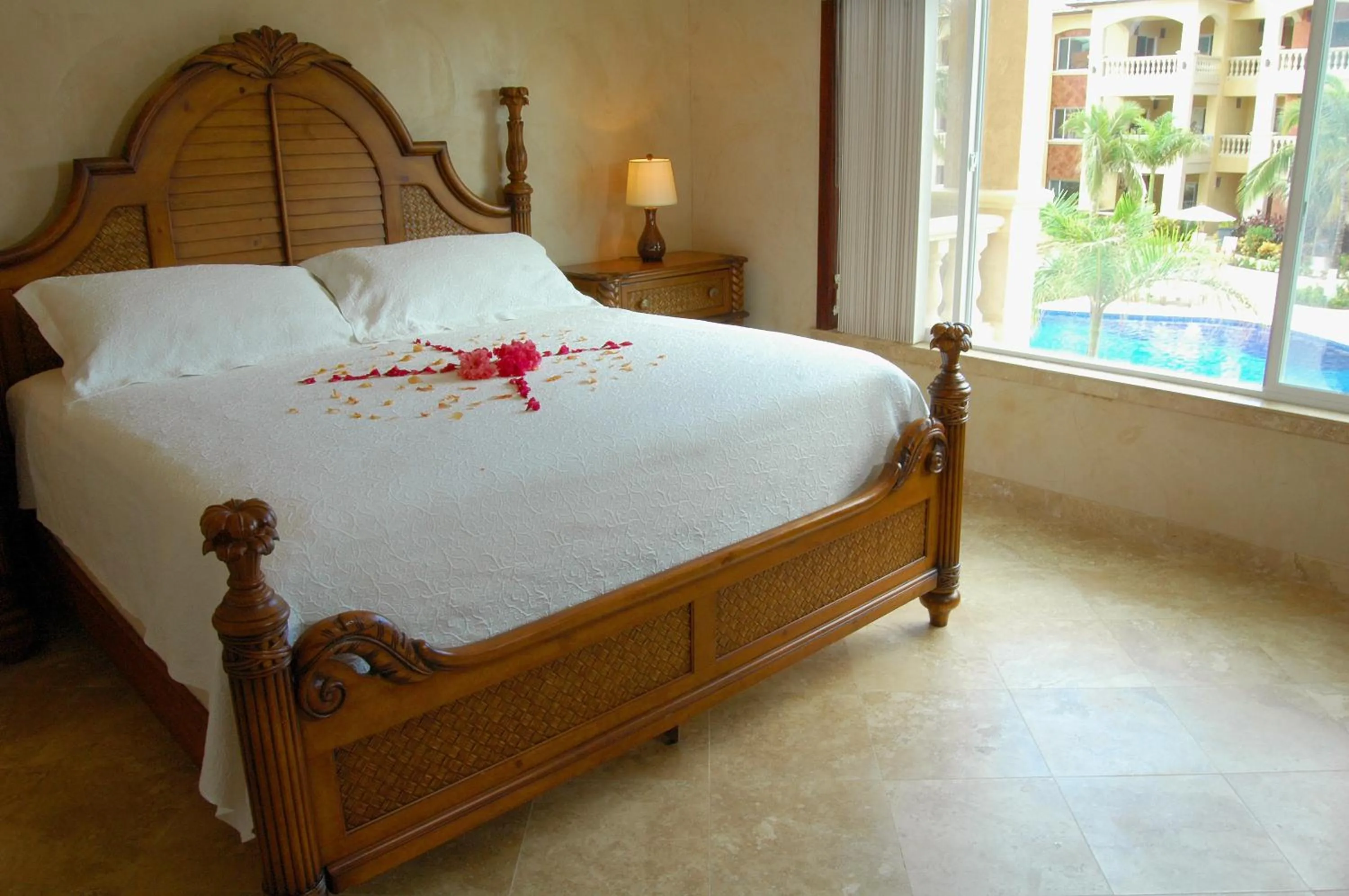 Bed in Infinity Bay Spa & Beach Resort