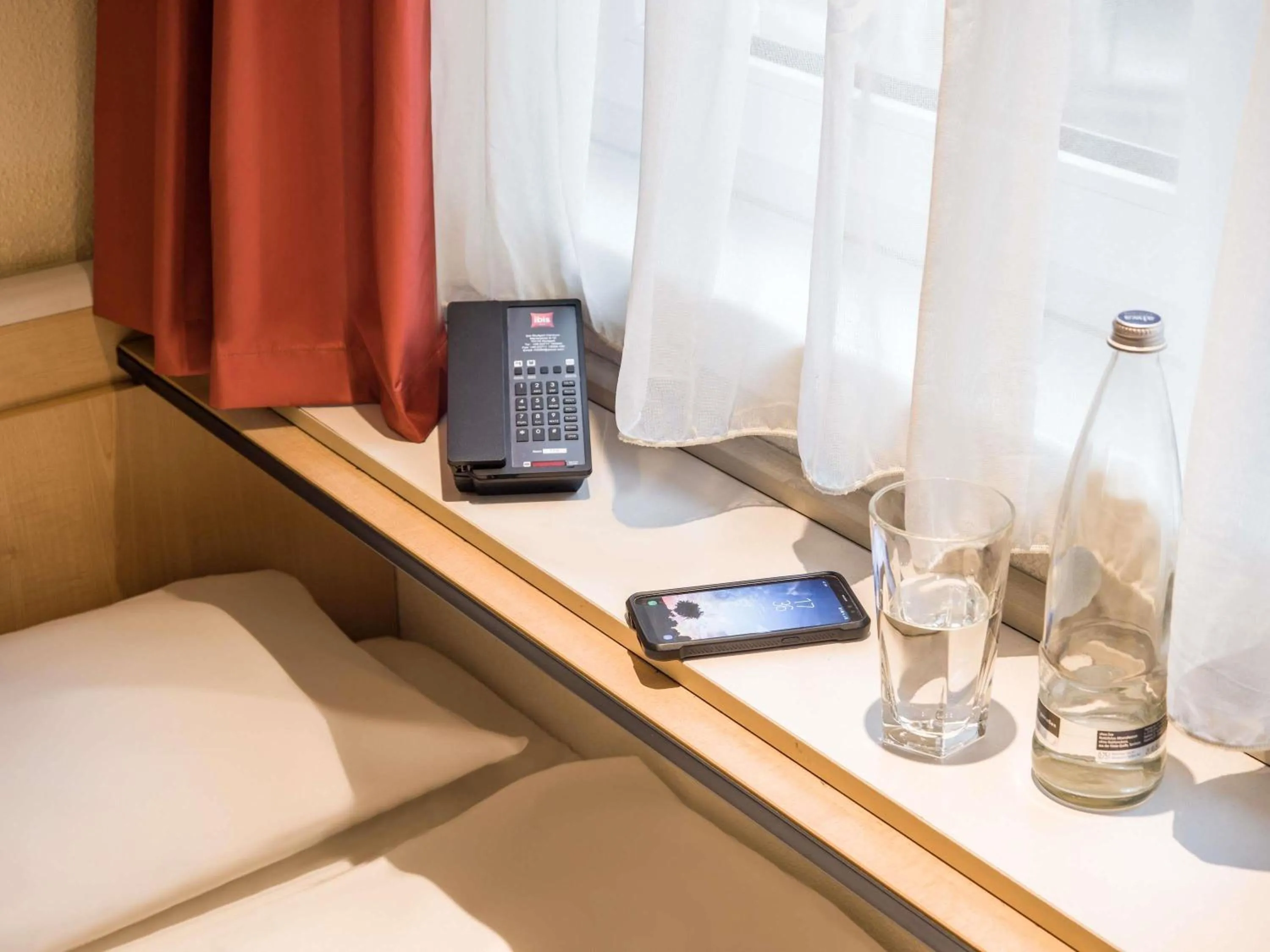 Bedroom, Bed in ibis Stuttgart Centrum