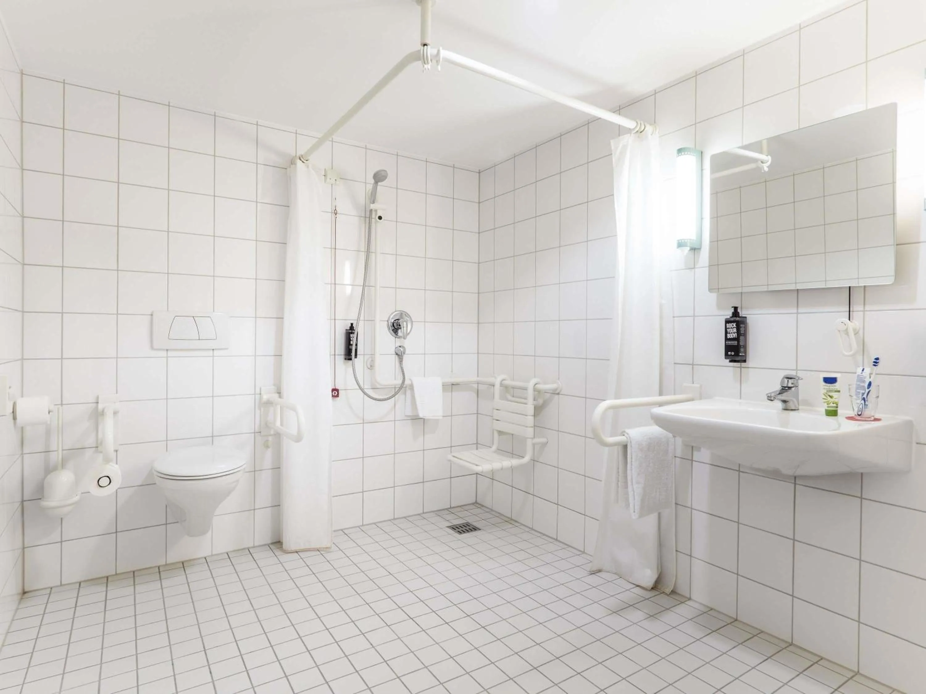 Bedroom in ibis Stuttgart Centrum