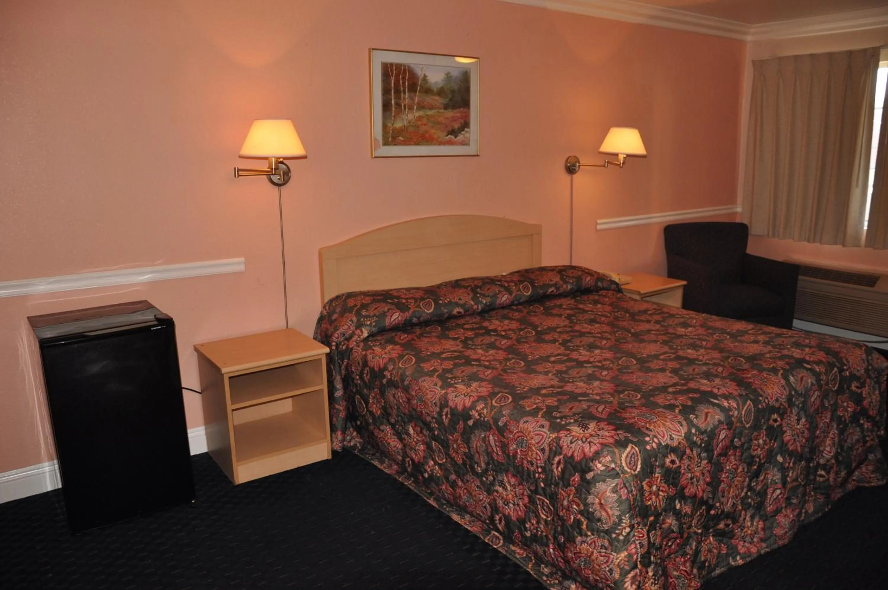 Bed in Super 8 by Wyndham Hayward Downtown