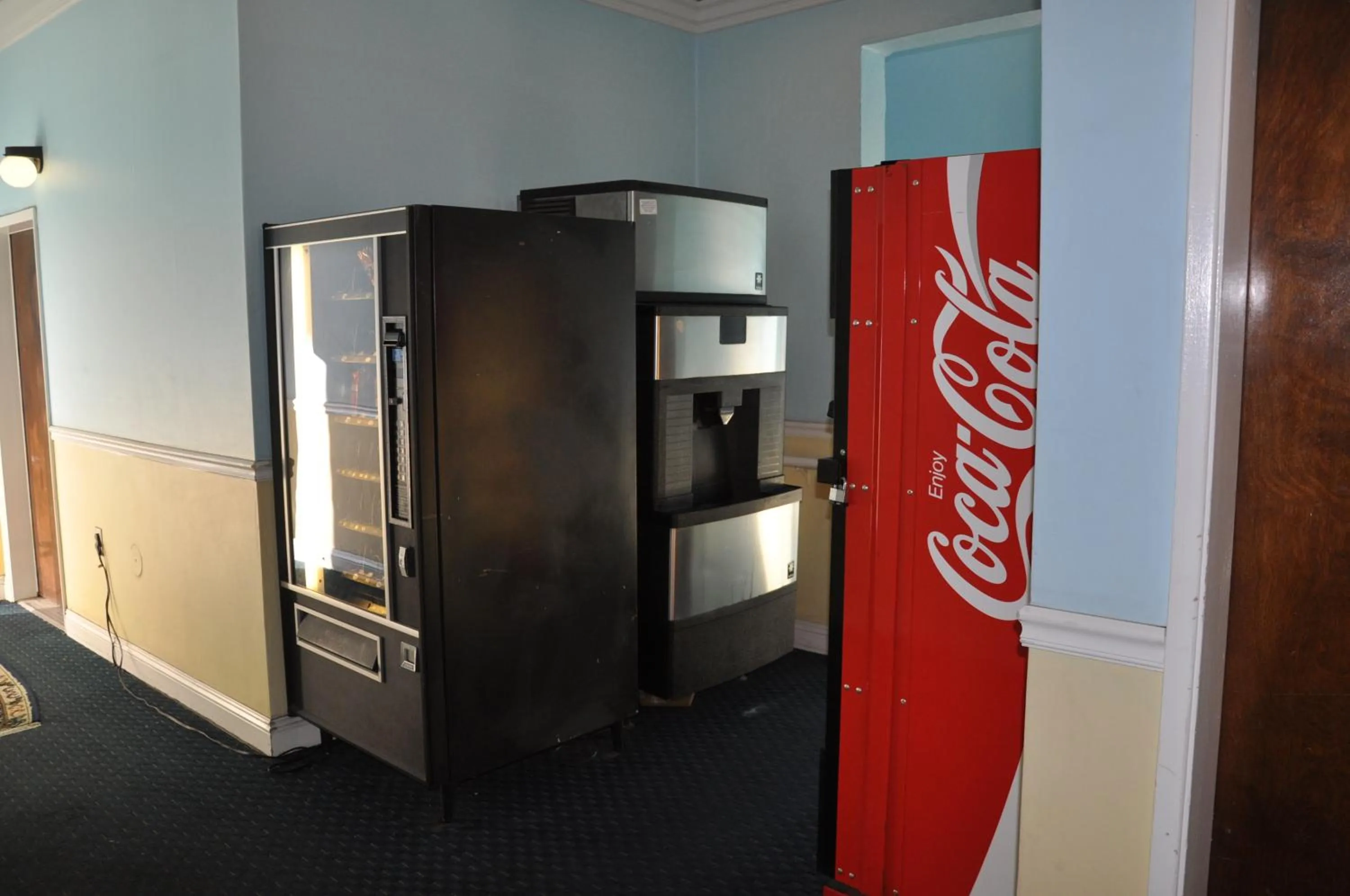 Day in Super 8 by Wyndham Hayward Downtown