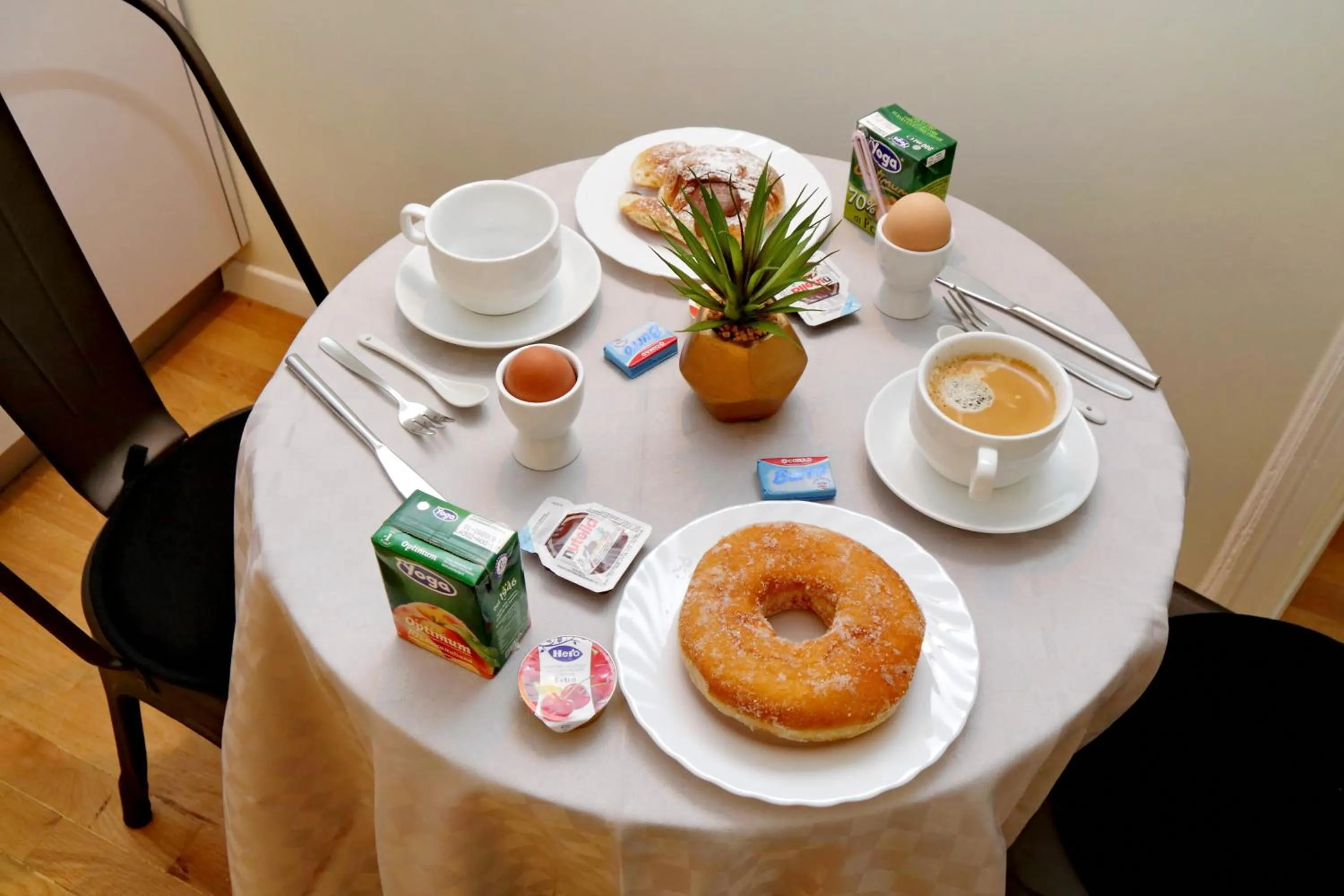 Italian breakfast in Termini Terrace