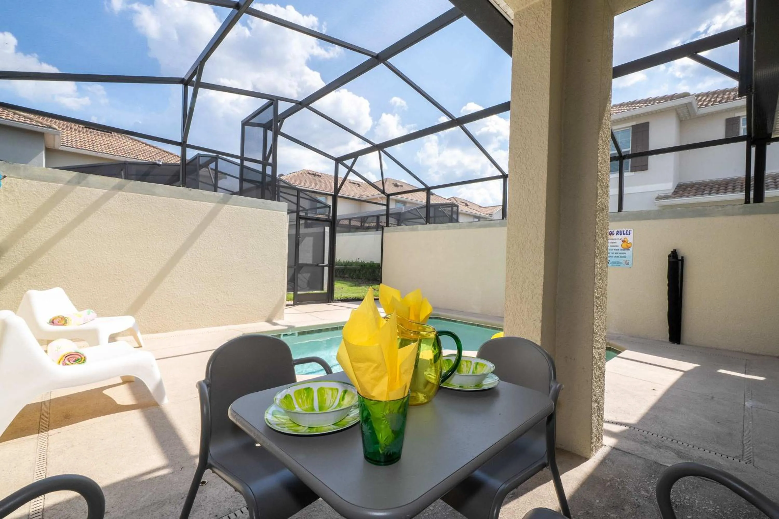 Stunning 5 Bd Home w/ Pool Close to Disney 4822