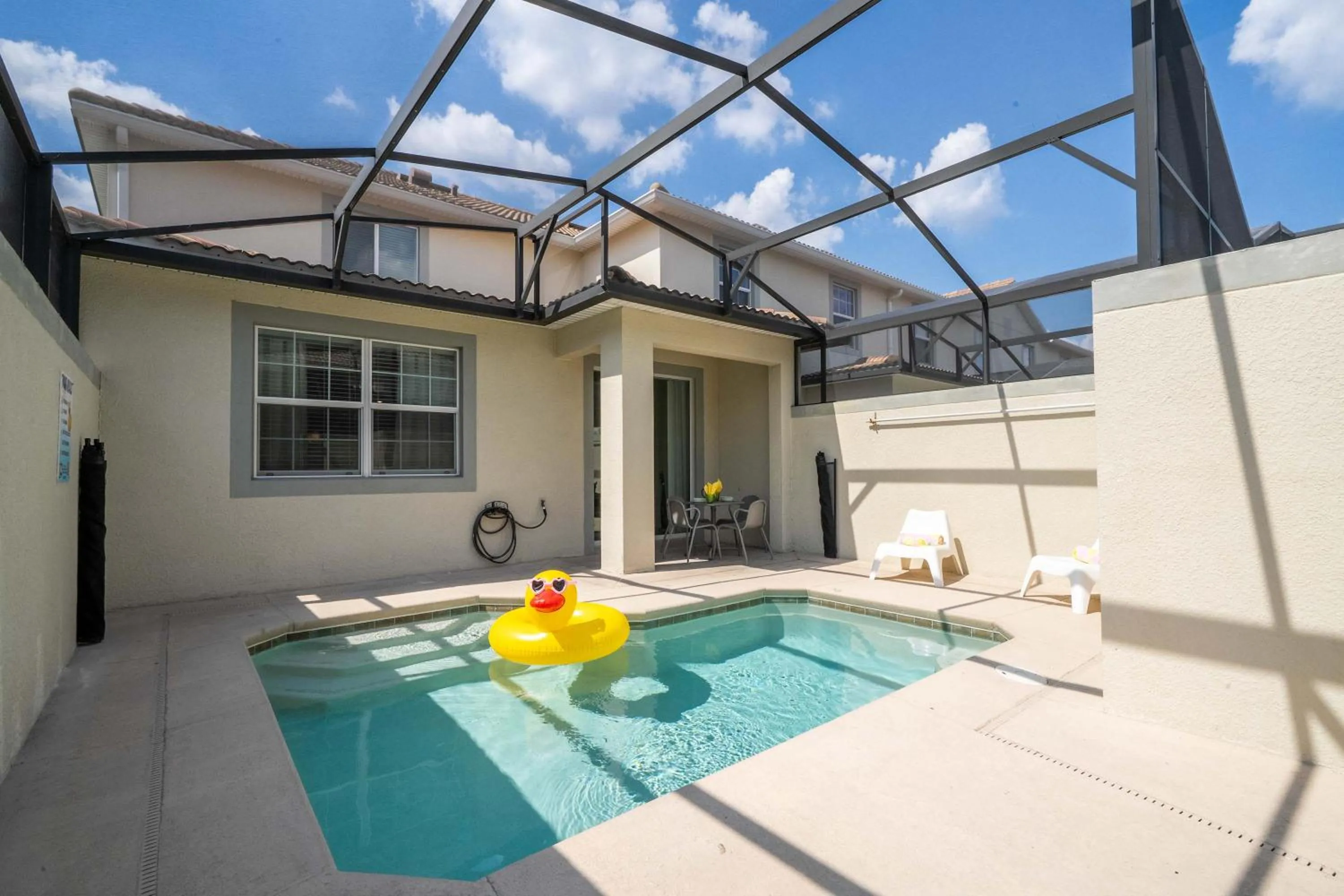 Stunning 5 Bd Home w/ Pool Close to Disney 4822