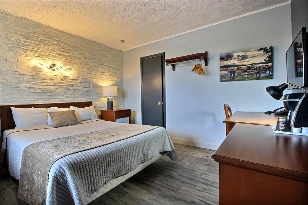 Bed in Hotel Motel Le Quiet