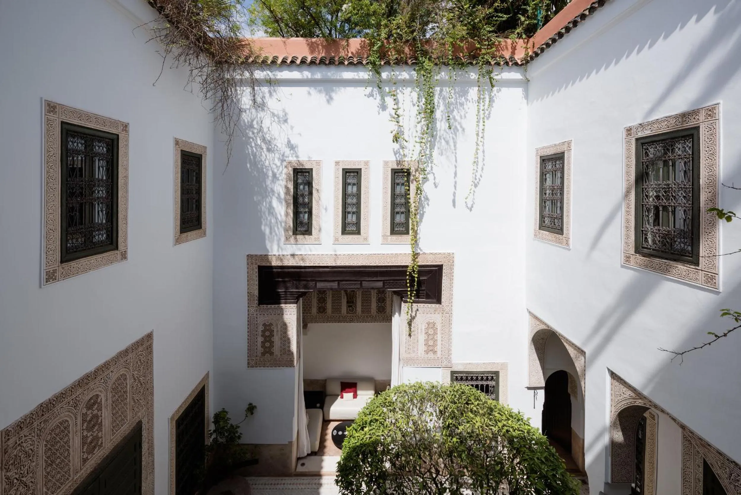 Property building in Le Farnatchi