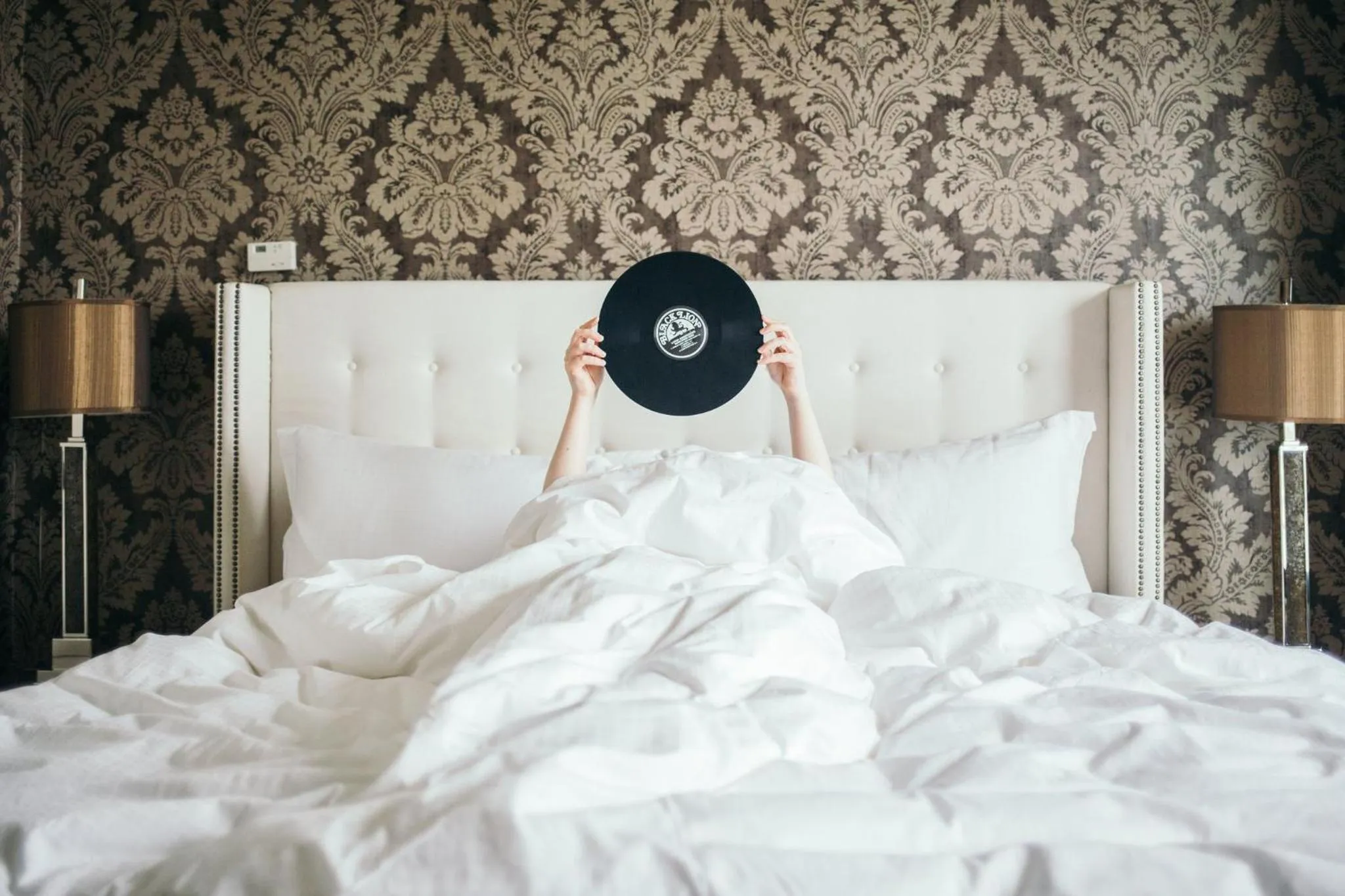 Photo of the whole room, Bed in Loews New Orleans Hotel
