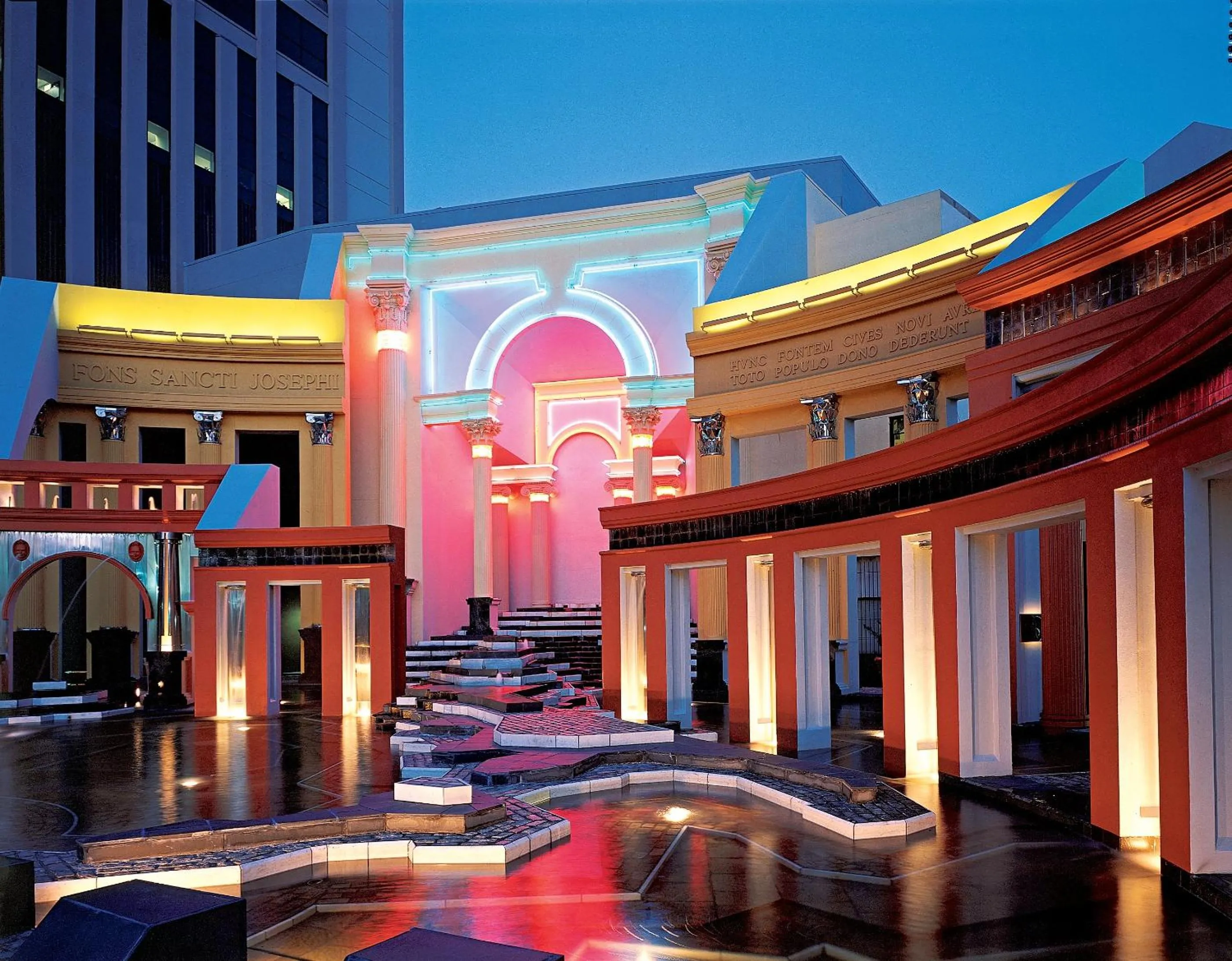 Property building in Loews New Orleans Hotel