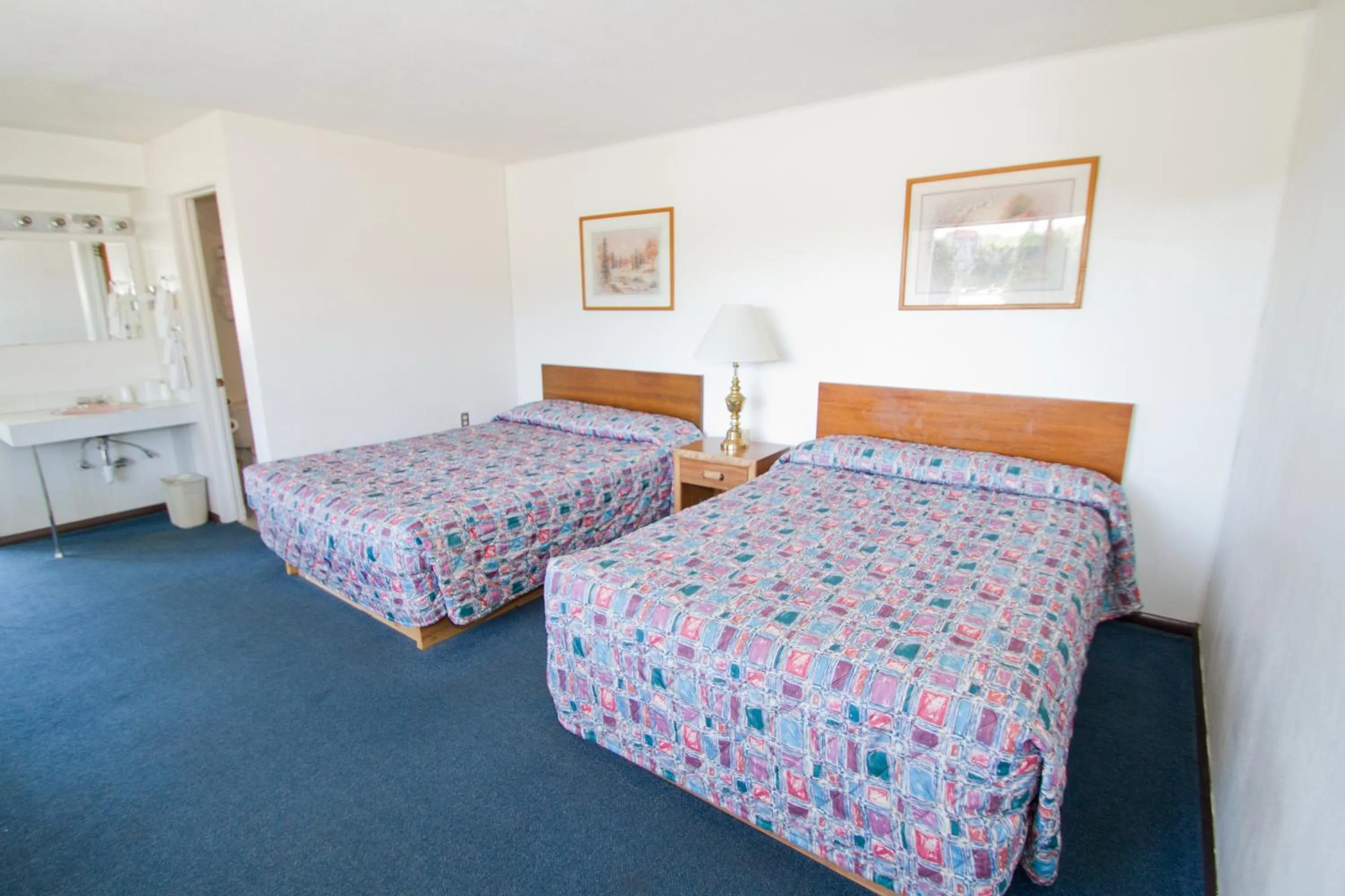 Photo of the whole room in Brooks St. Motor Inn