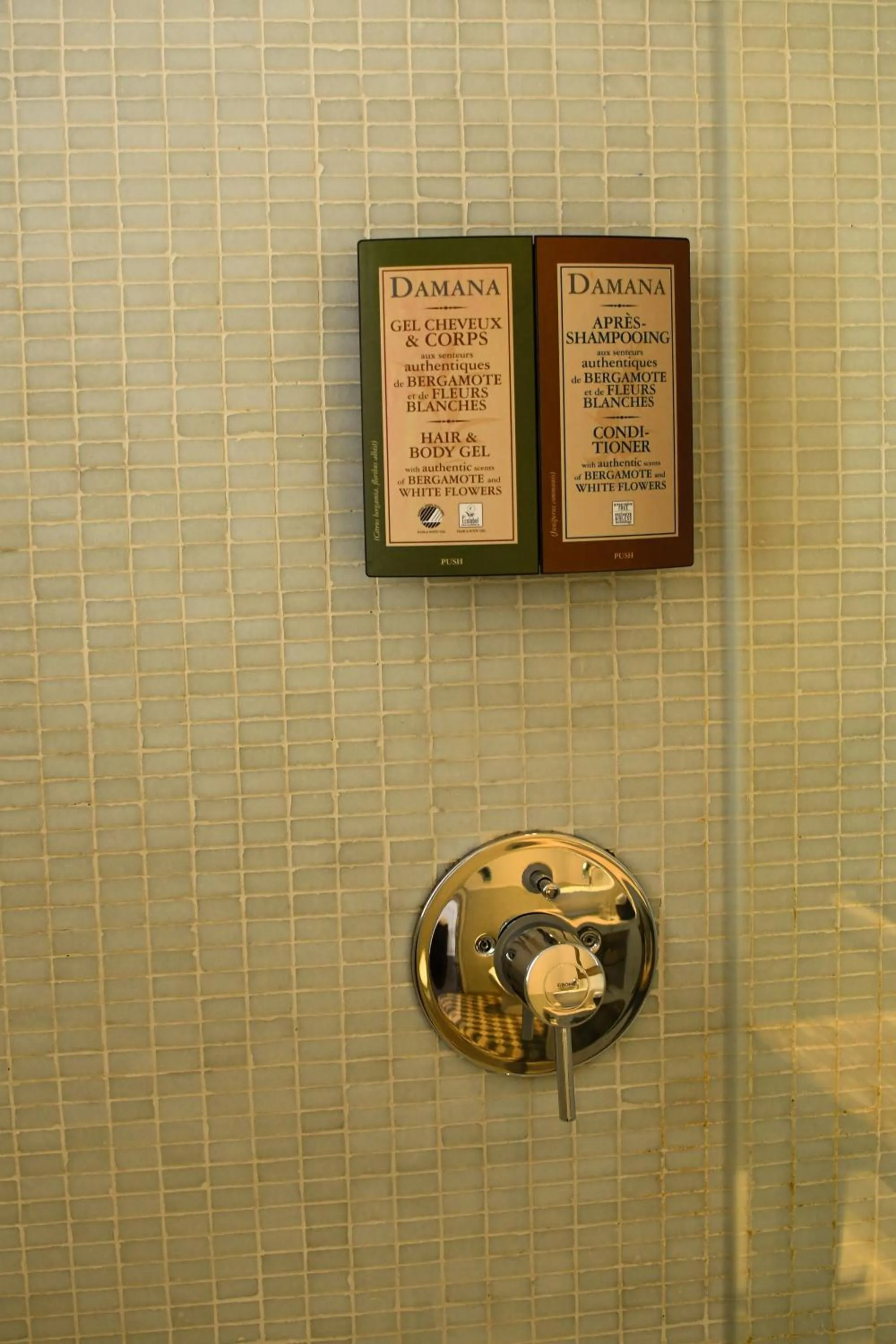 Bathroom in Palacio Astoreca