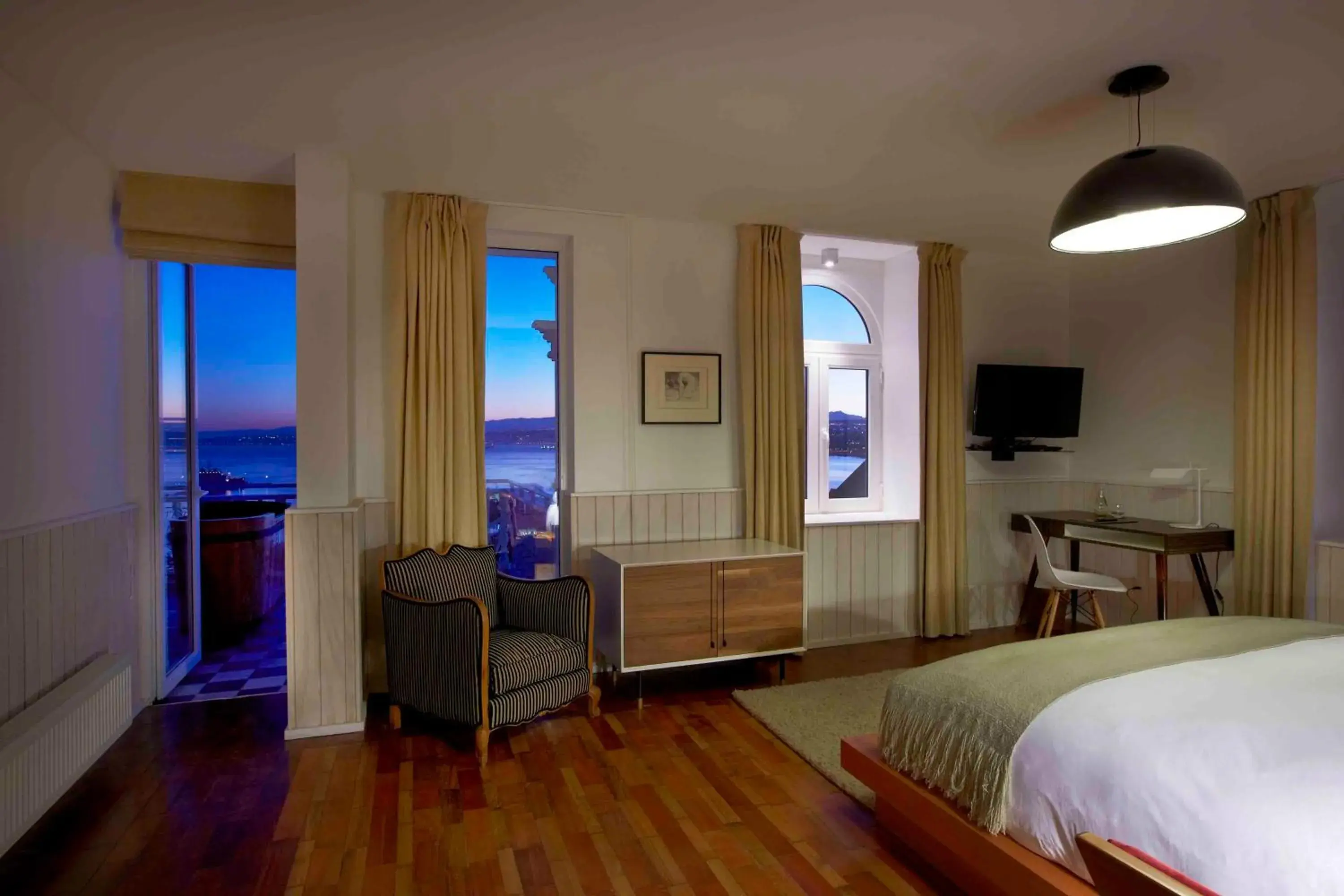 Deluxe Suite with Sea View in Palacio Astoreca Deluxe Suite with Sea View in Palacio Astoreca