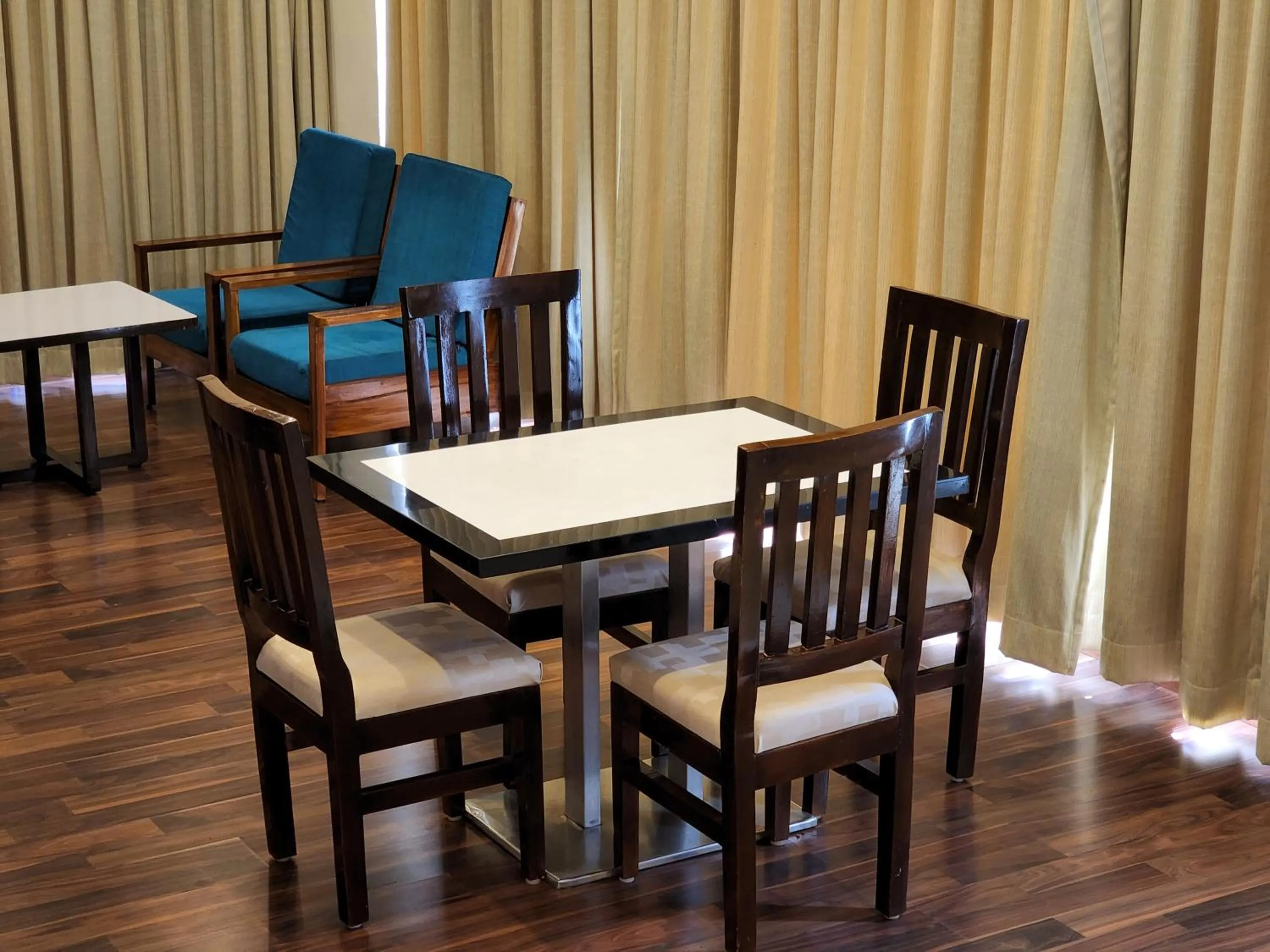 Living room in Hotel Preethi International