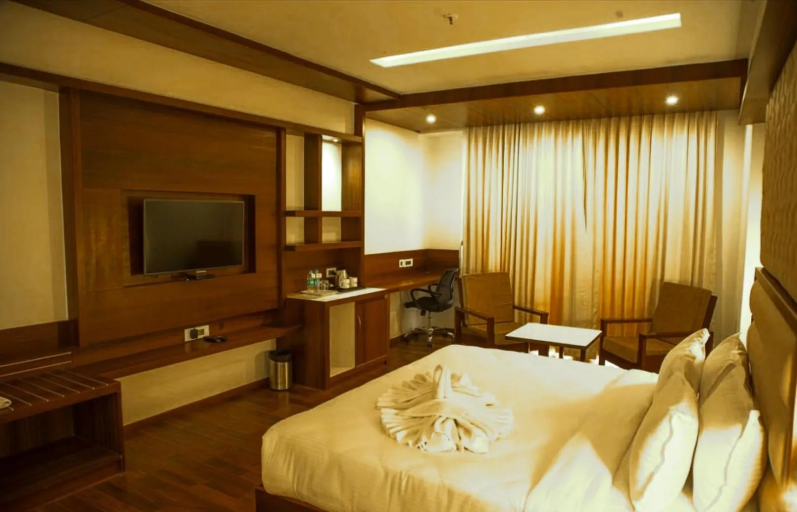 Bedroom, Bed in Hotel Preethi International
