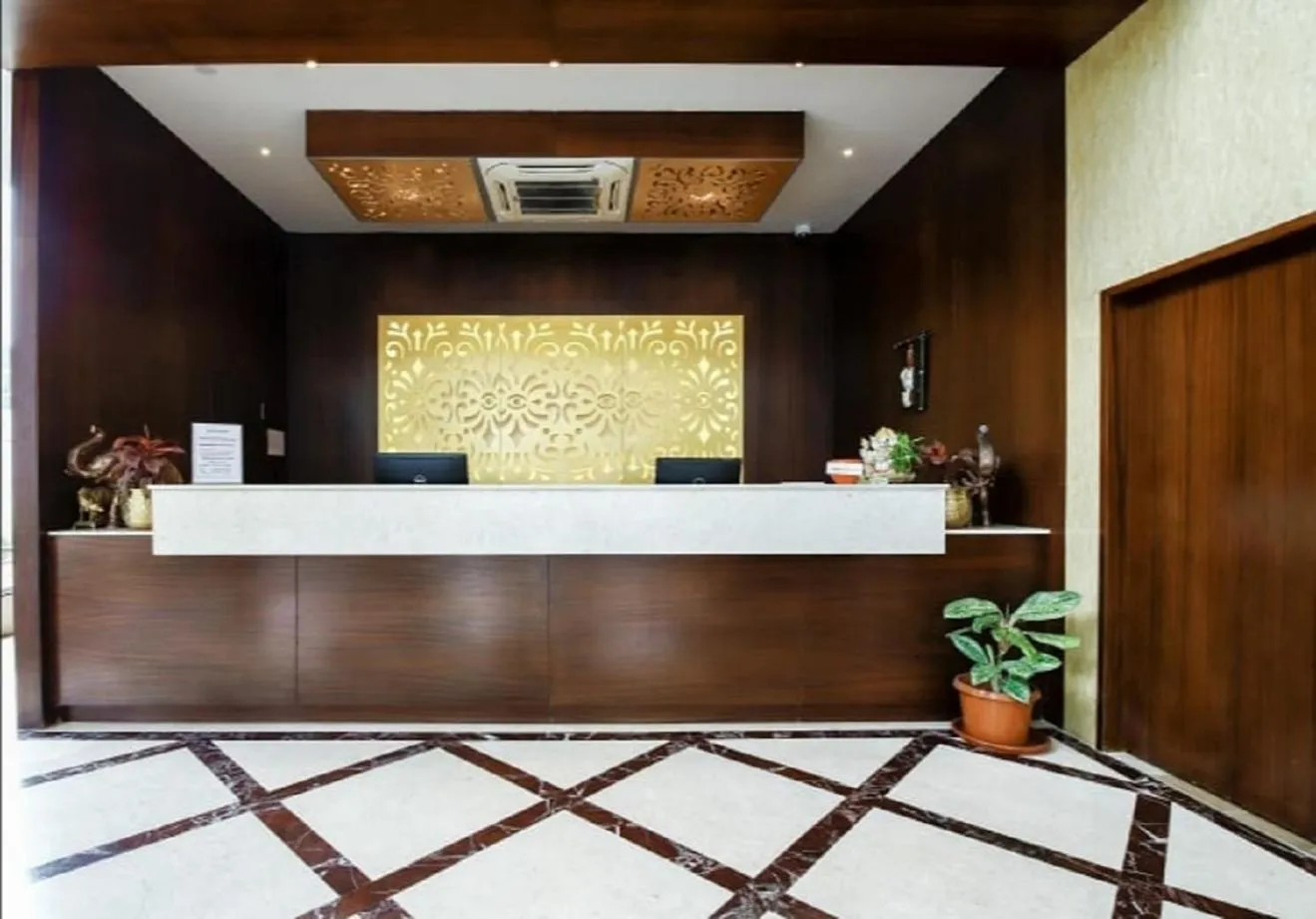 Lobby or reception in Hotel Preethi International