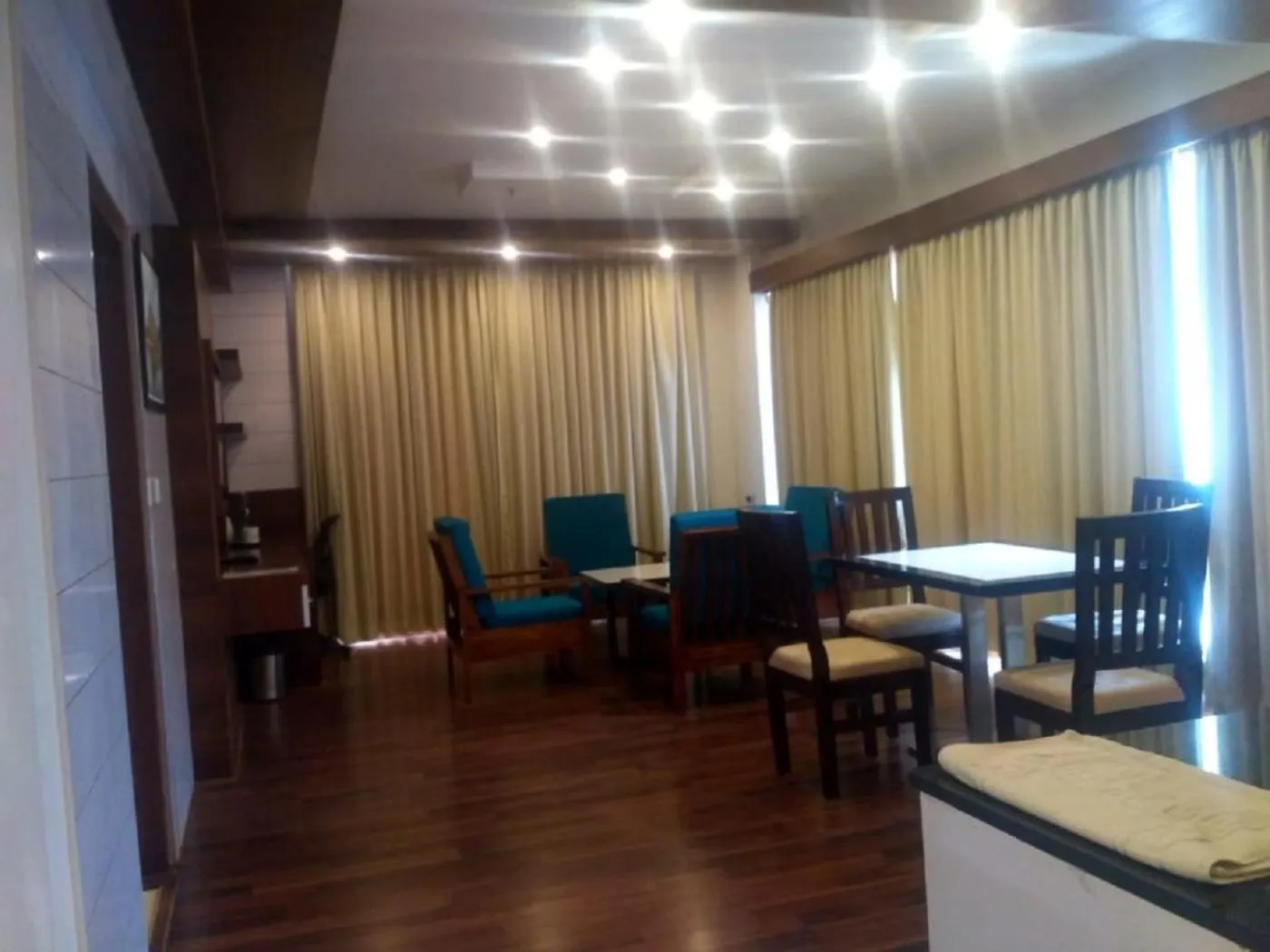 Living room in Hotel Preethi International