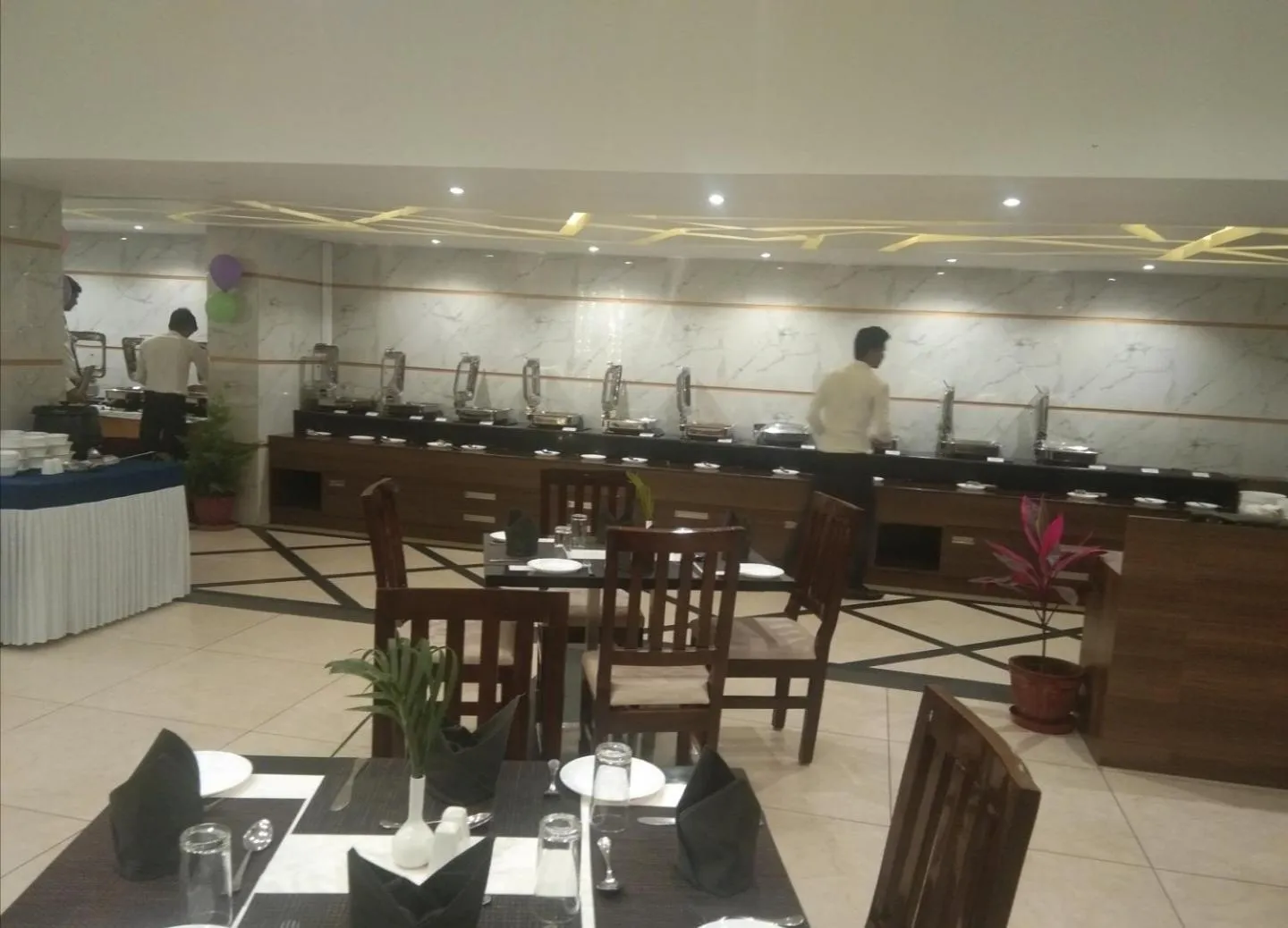 Restaurant/places to eat in Hotel Preethi International