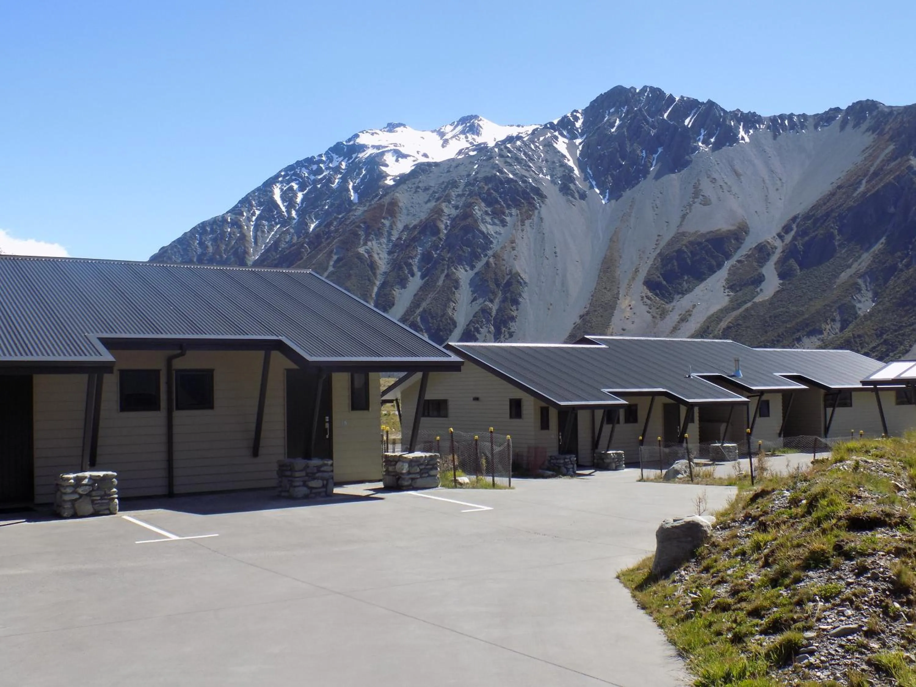 Facade/entrance in Aoraki Court Motel