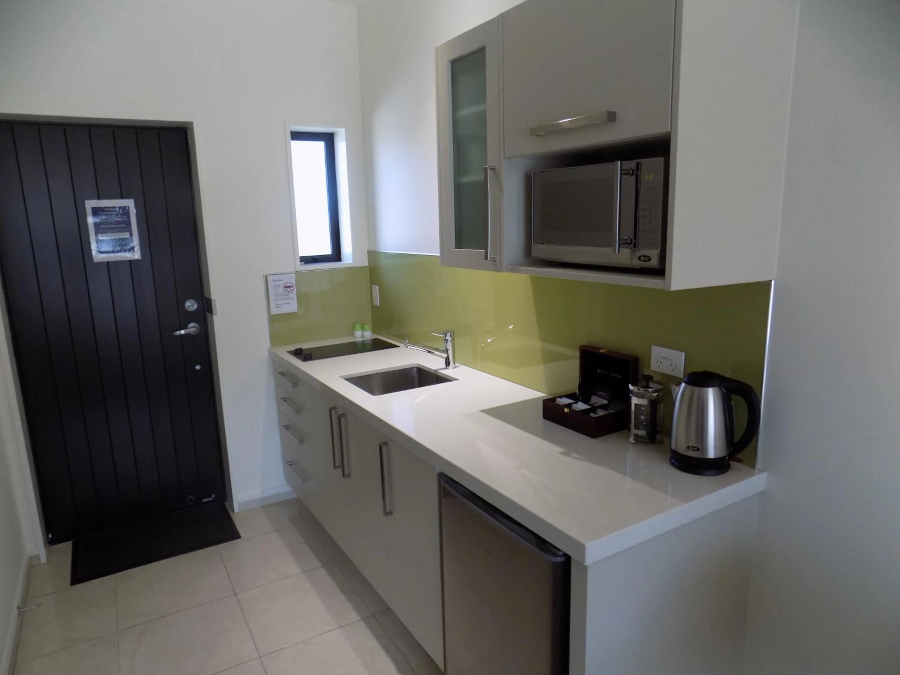 Kitchen or kitchenette in Aoraki Court Motel