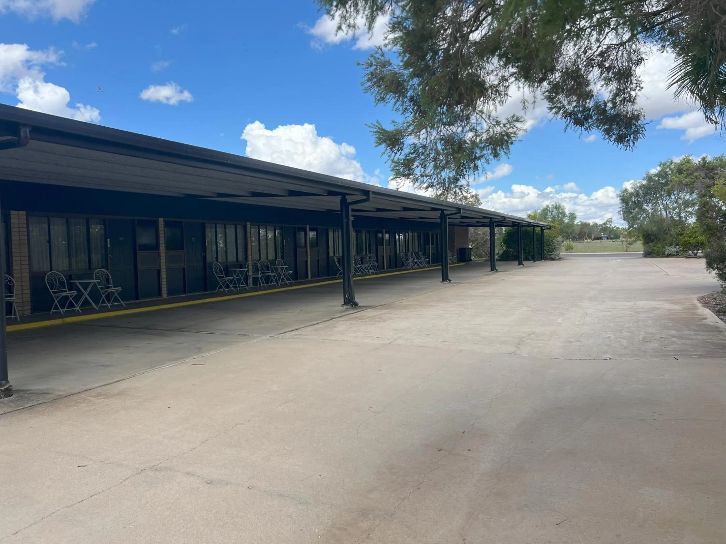 Parking in Albert Park Motor Inn