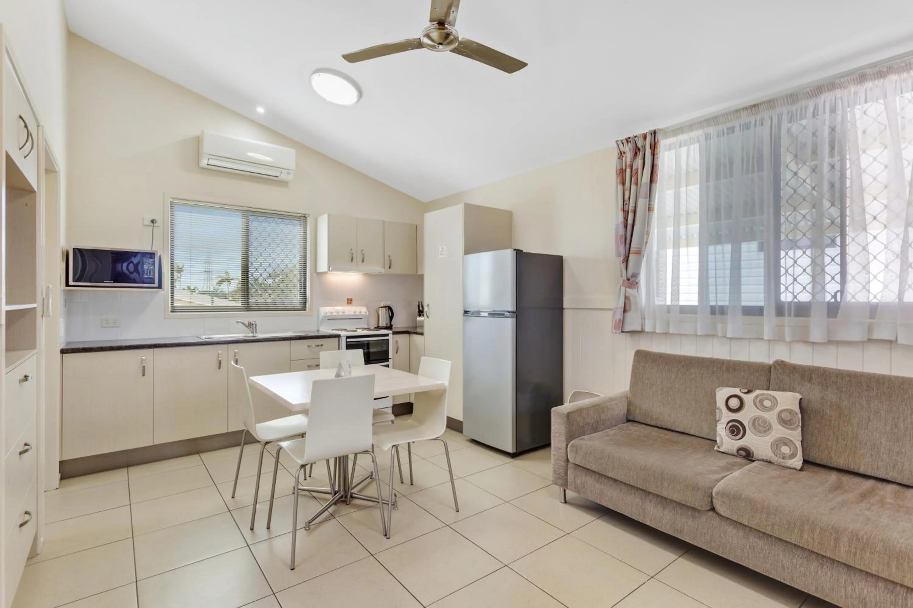 Kitchen or kitchenette in Brisbane Holiday Village