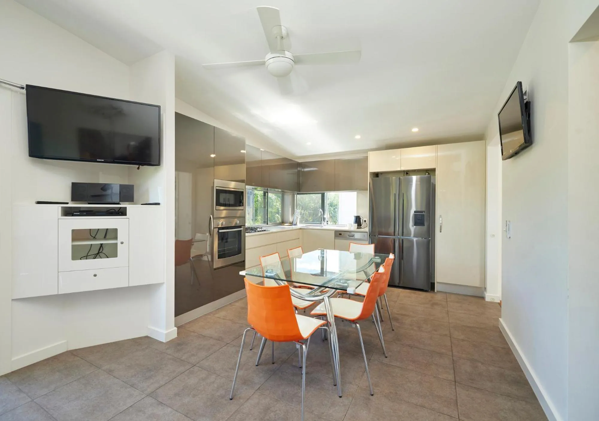 TV and multimedia in Brisbane Holiday Village