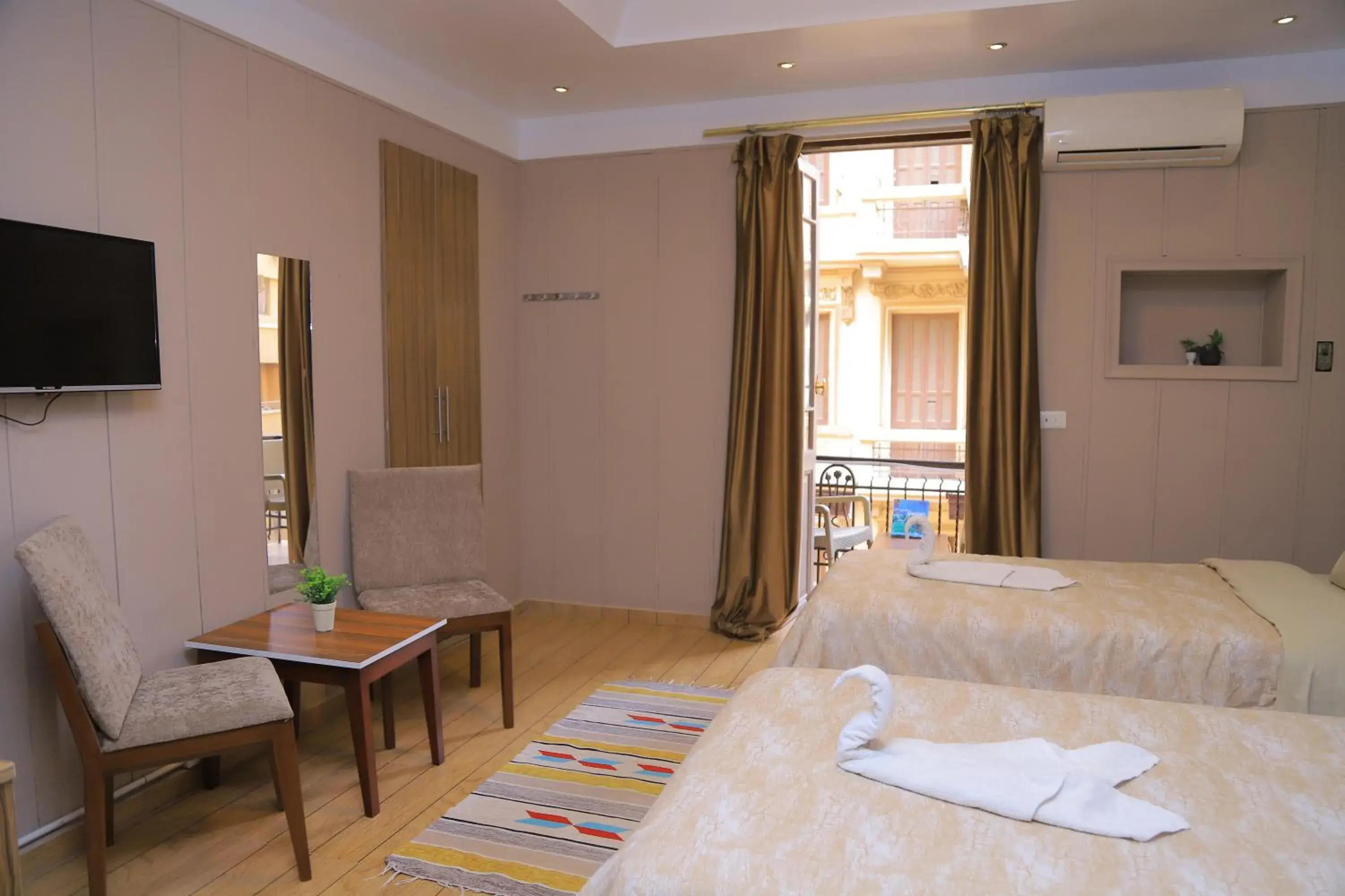 Twin Room with Shared Bathroom - single occupancy in Holy Sheet Hostel Twin Room with Shared Bathroom - single occupancy in Holy Sheet Hostel