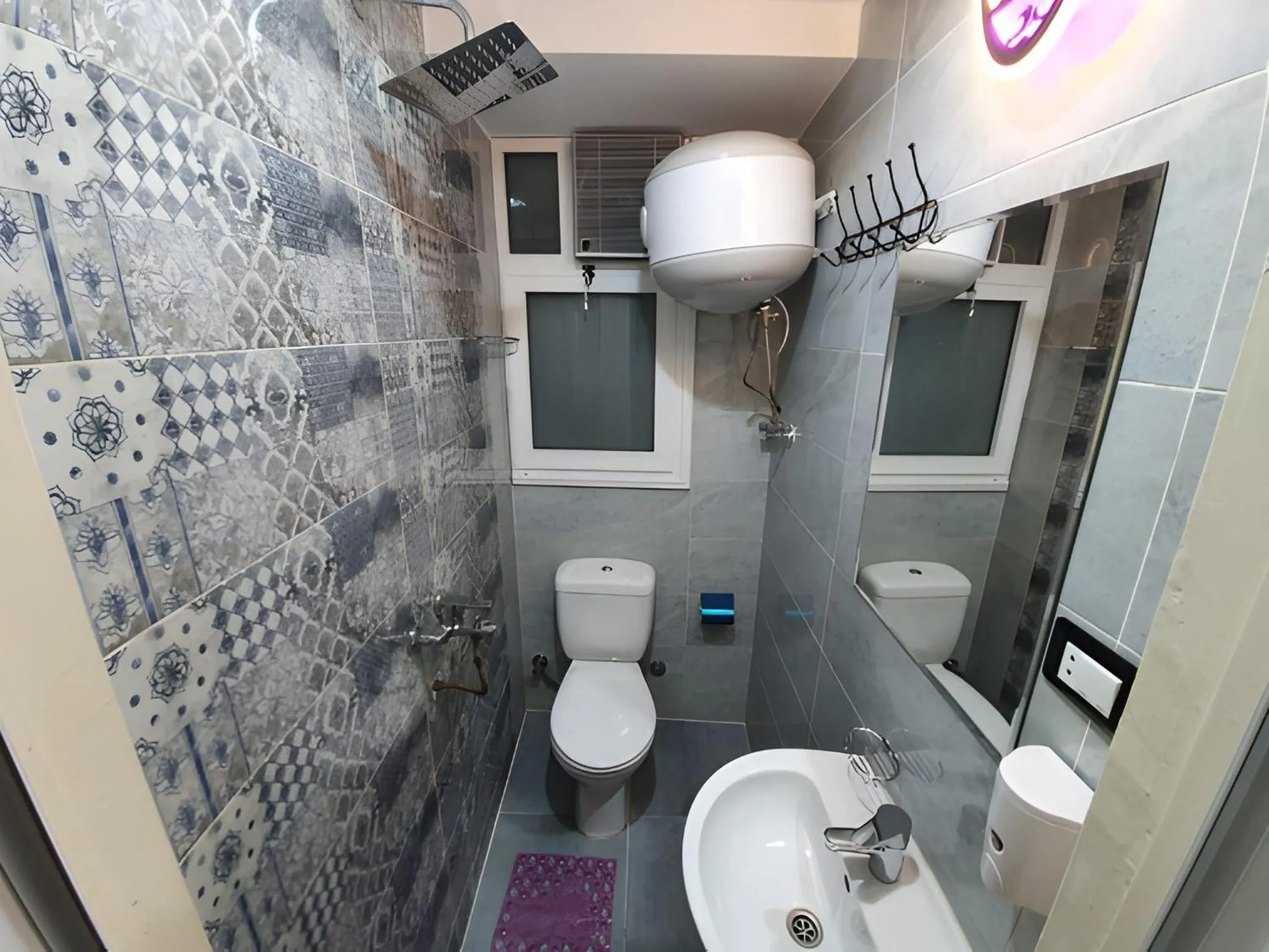 Shower in Holy Sheet Hostel