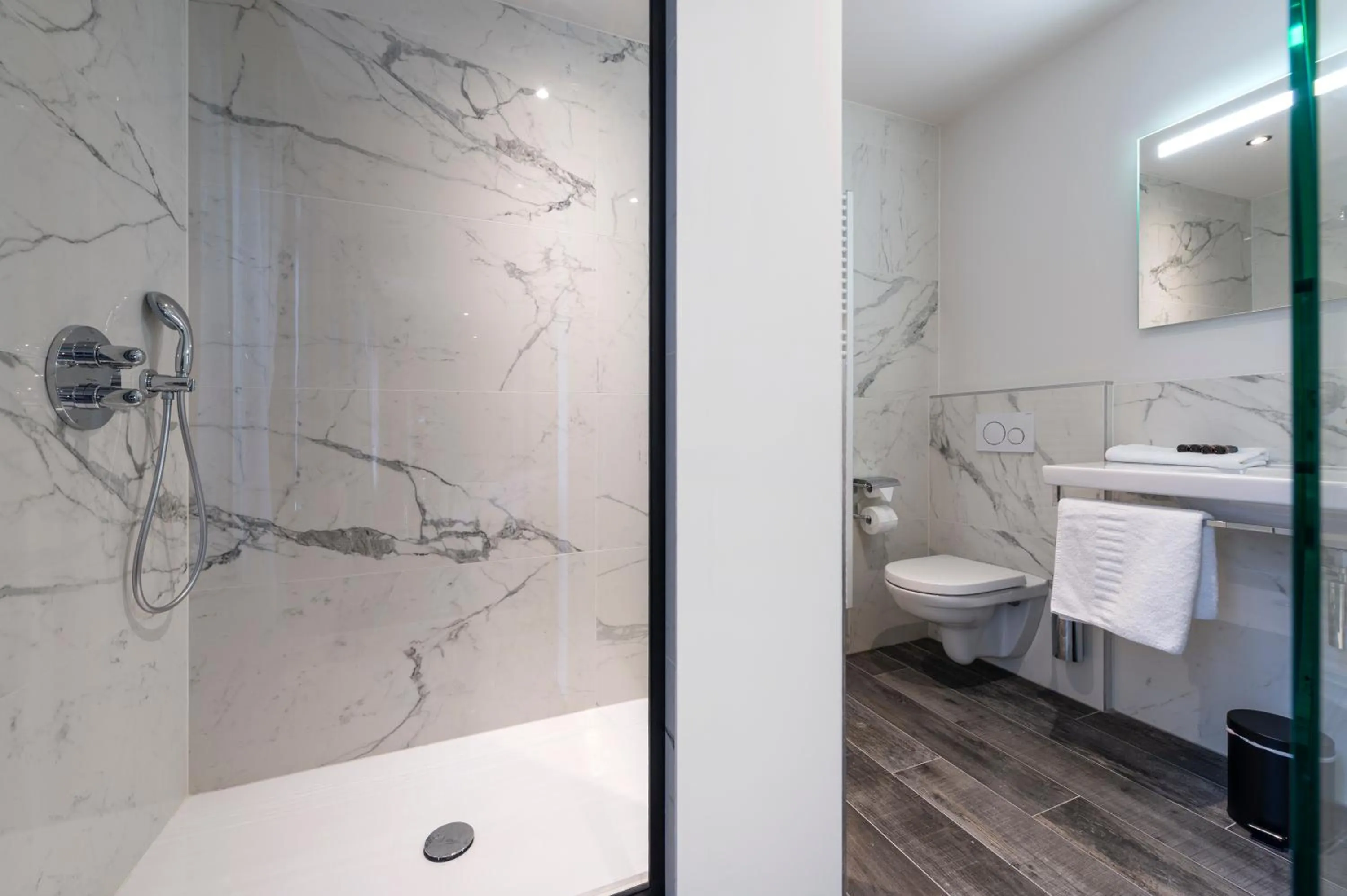 Bathroom in Hotel Monarc