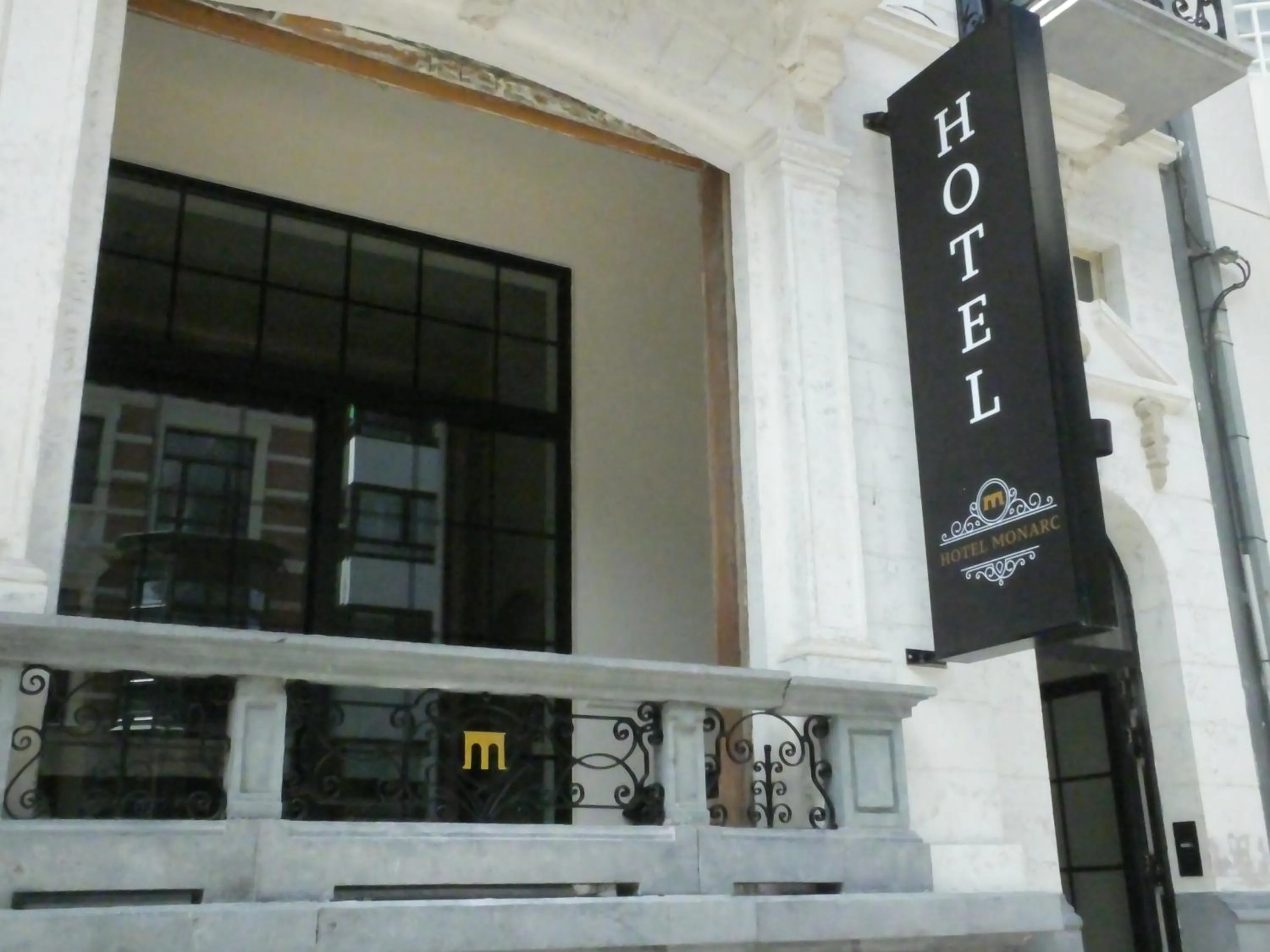 Property building in Hotel Monarc