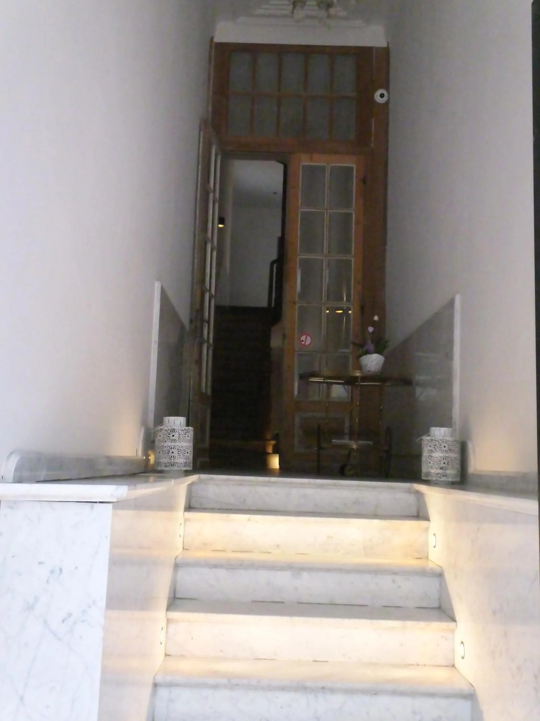 Facade/entrance in Hotel Monarc