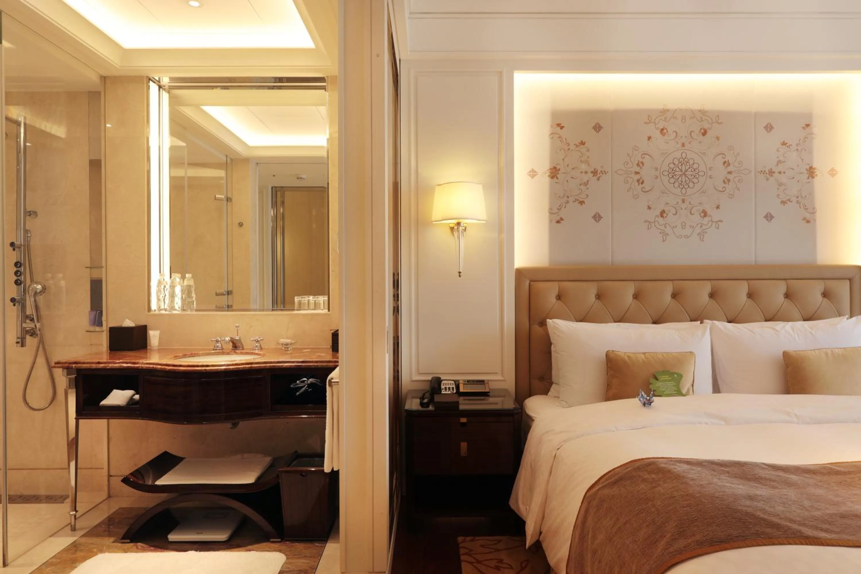 Photo of the whole room, Bed in The Okura Prestige Taipei