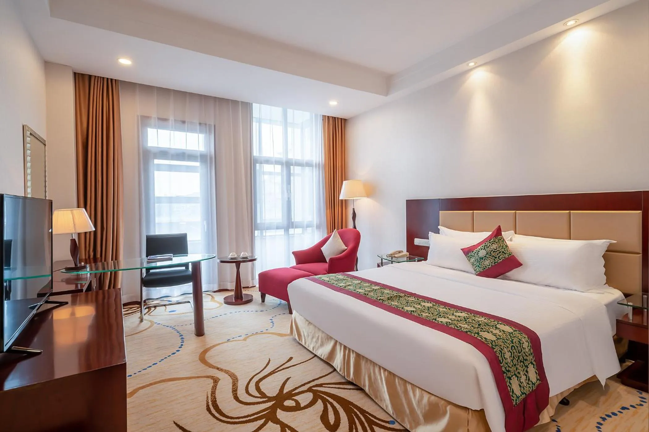 View (from property/room), Bed in Grand Metropark Hotel Shandong