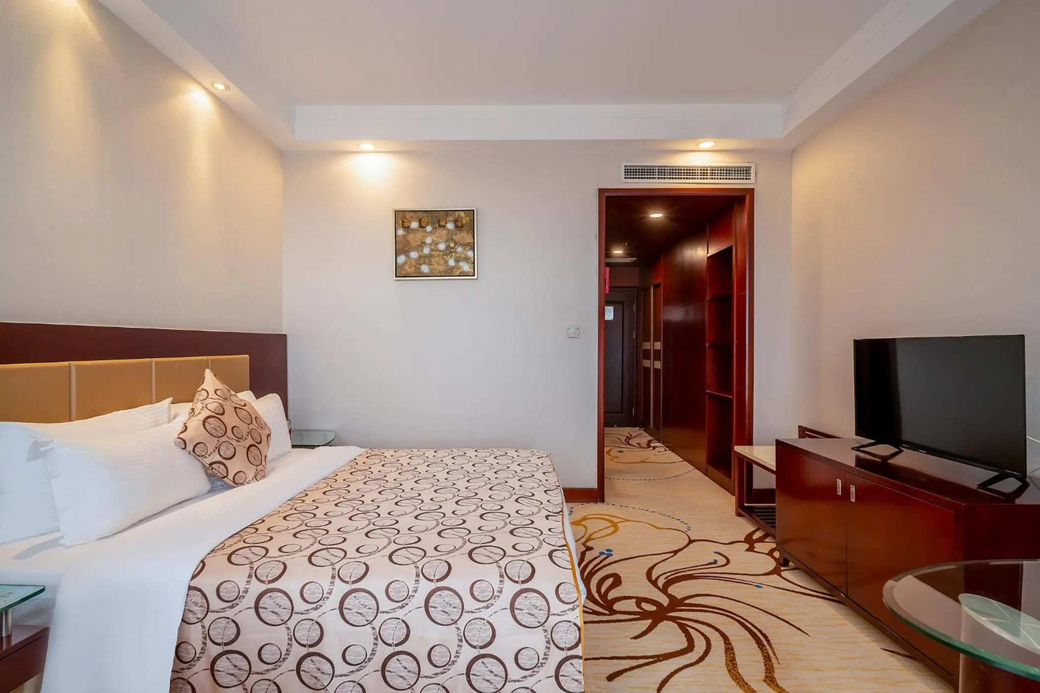 Bed in Grand Metropark Hotel Shandong