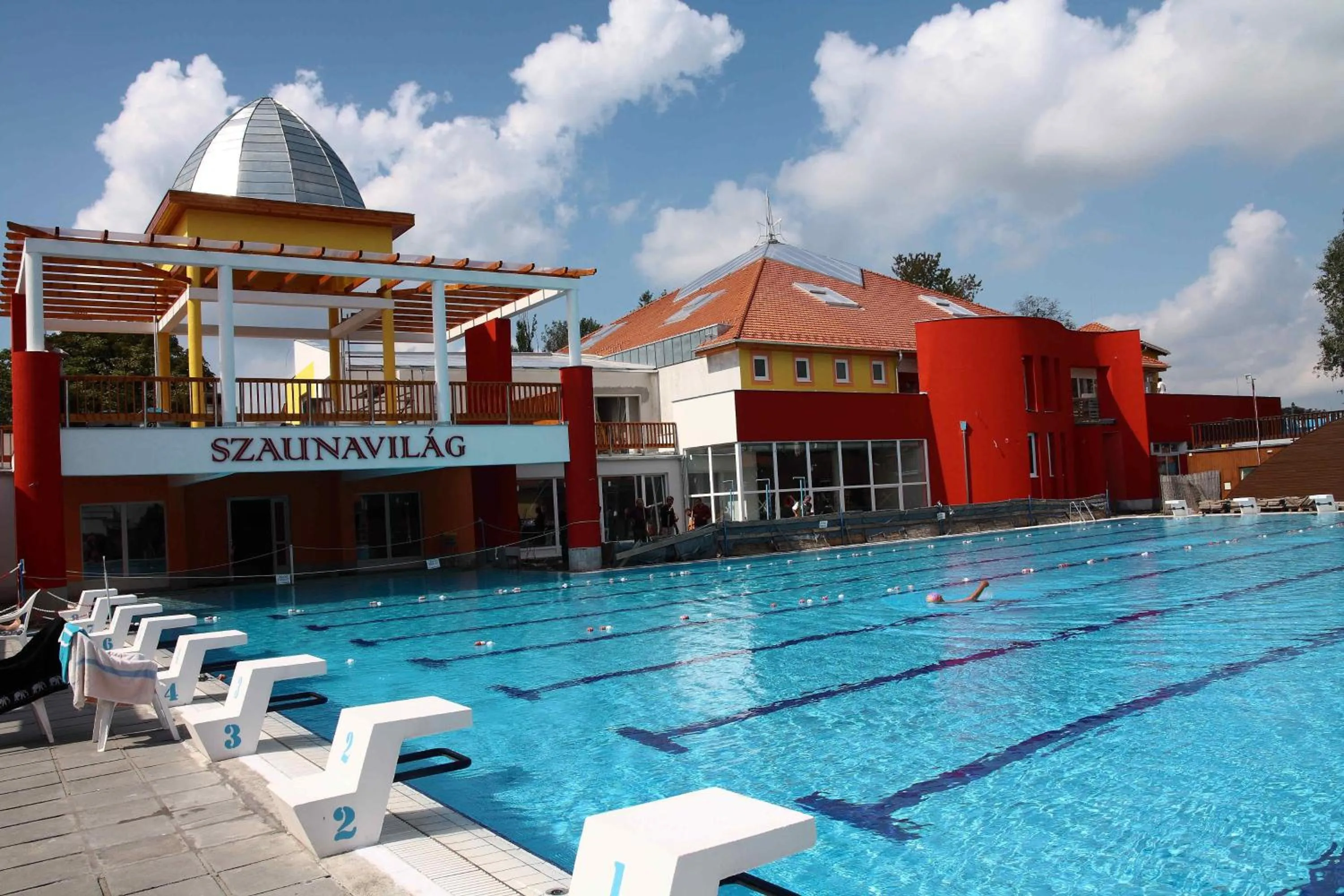 Swimming pool in Thermál Panzió