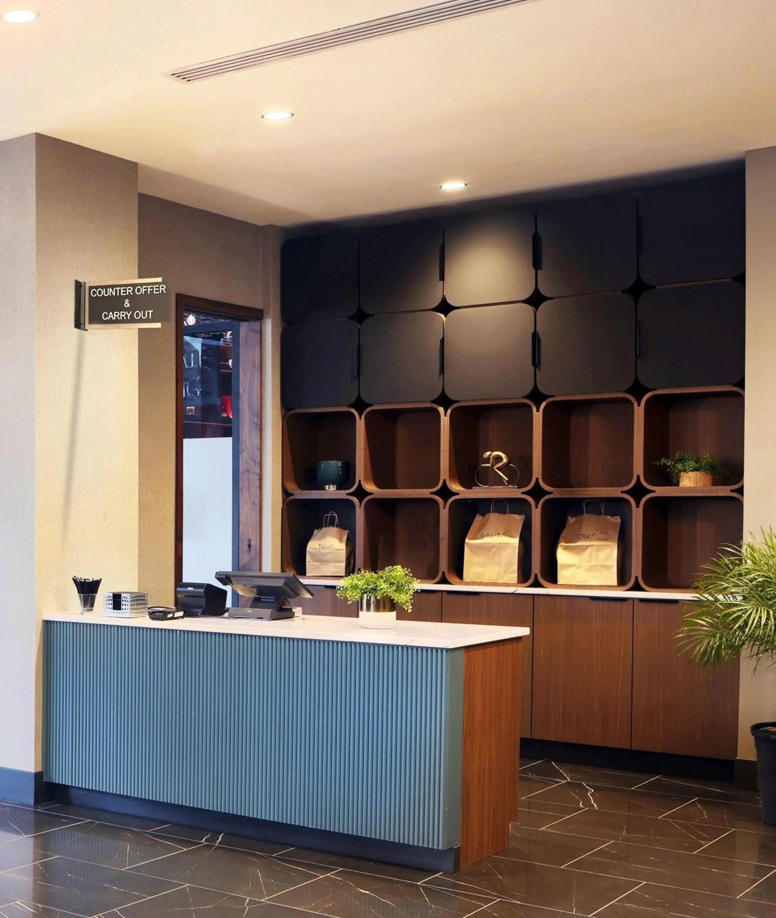 Dining area in Hilton Omaha