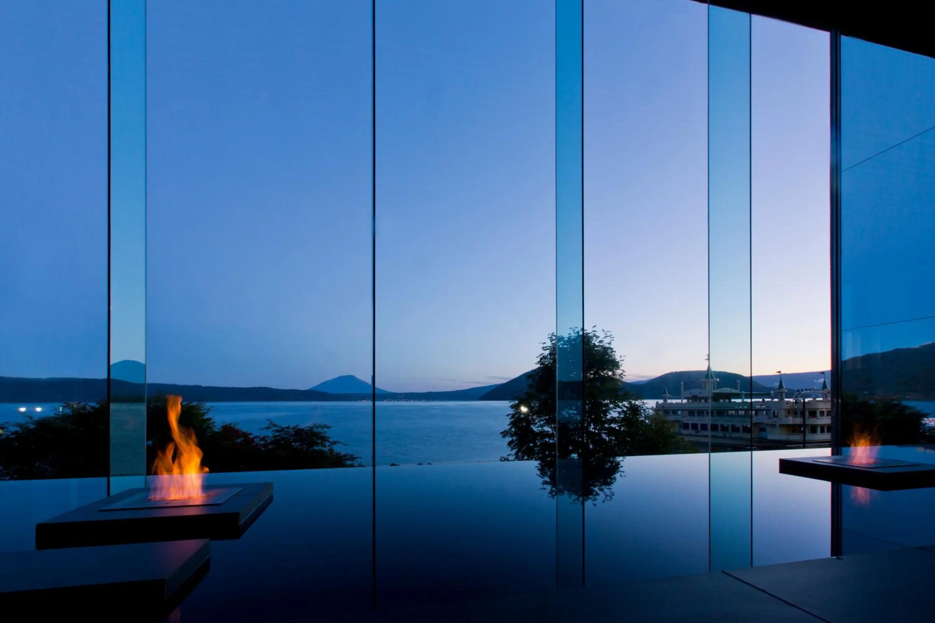 Lobby or reception in The Lake View Toya Nonokaze Resort