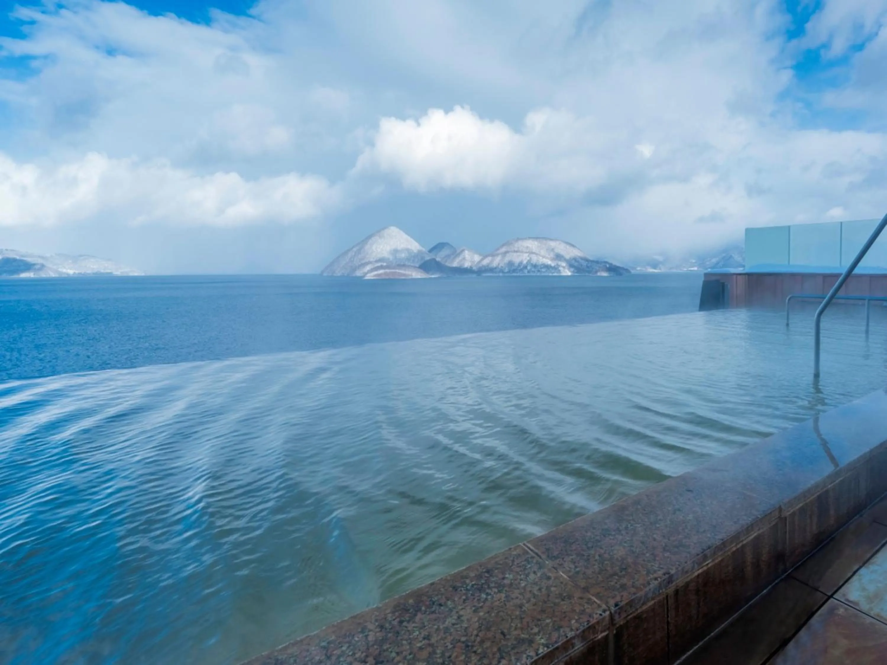 Hot Spring Bath in The Lake View Toya Nonokaze Resort