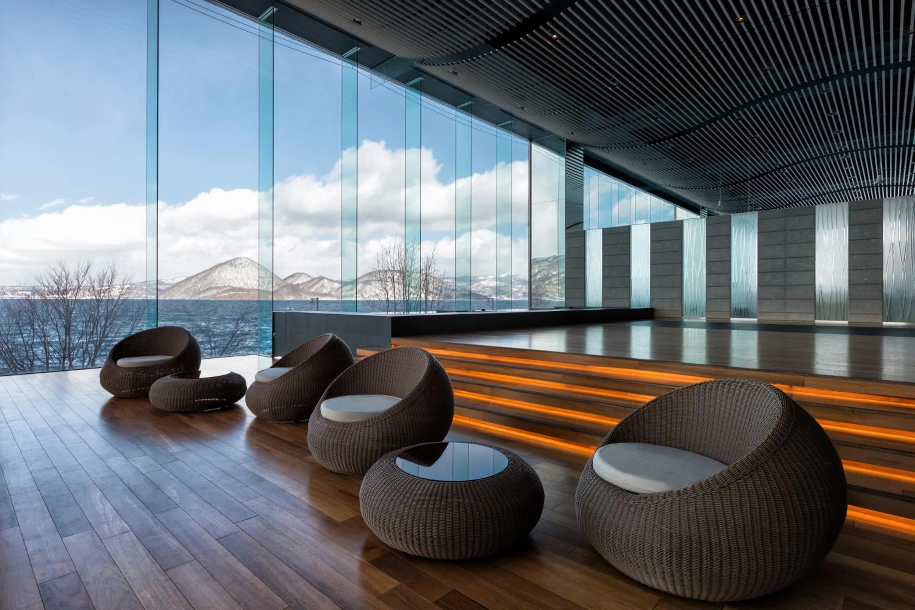 Lobby or reception in The Lake View Toya Nonokaze Resort