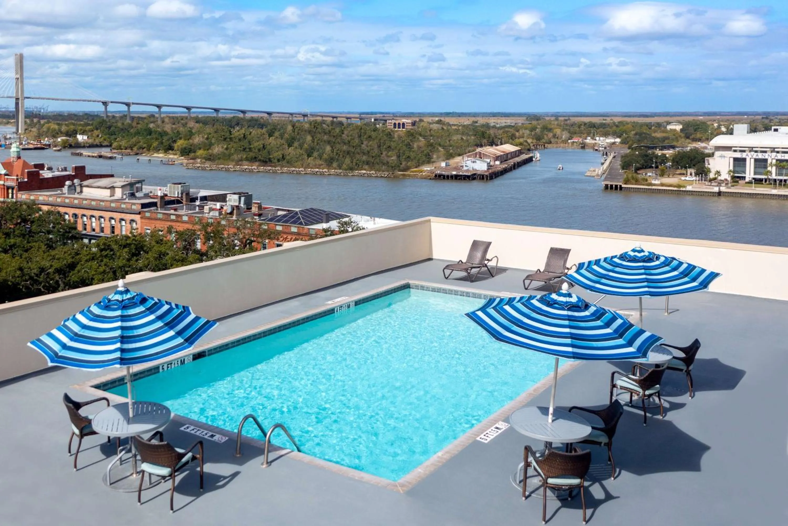 Pool view in Hampton Inn Savannah Historic District