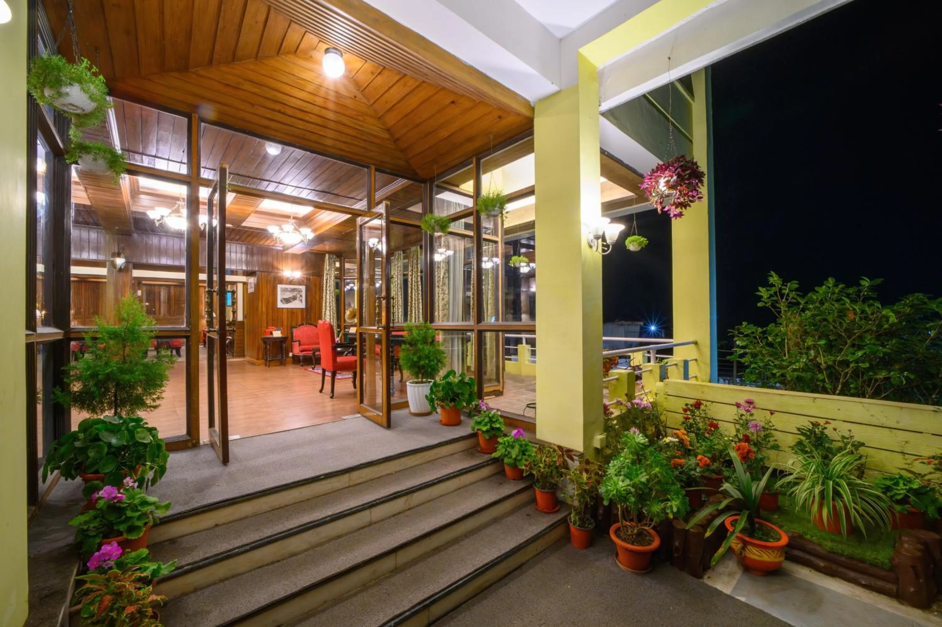 Facade/entrance in Sinclairs Darjeeling