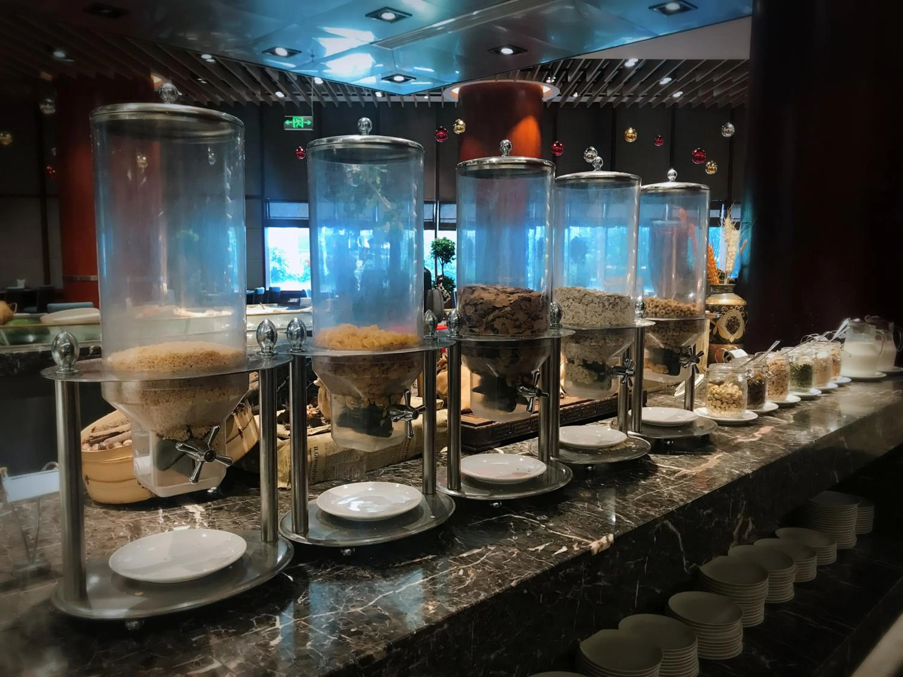 Buffet breakfast in Chongqing Liyuan Hotel
