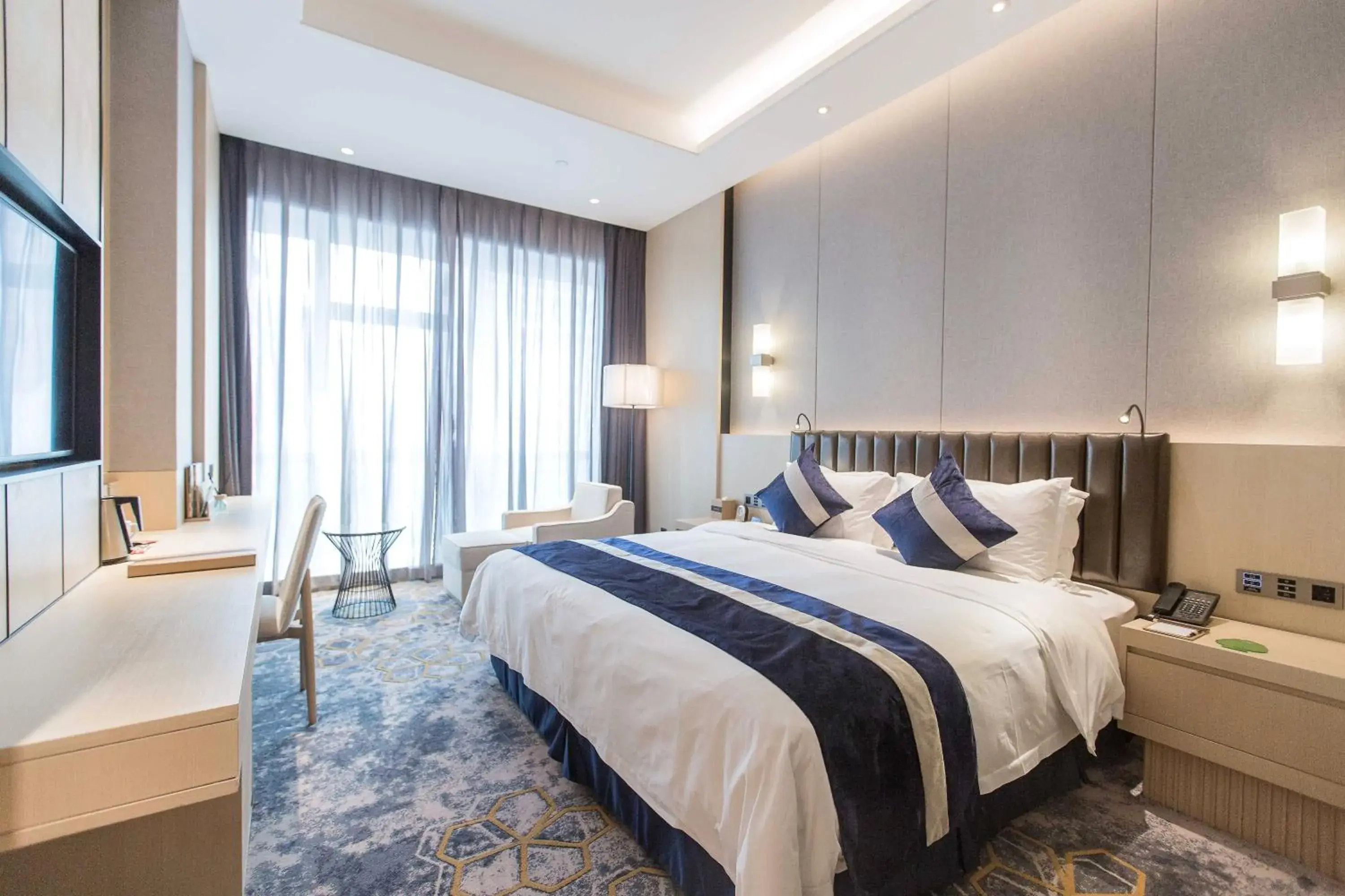 Deluxe King Room with City View - Smoking in Chongqing Liyuan Hotel Deluxe King Room with City View - Smoking in Chongqing Liyuan Hotel