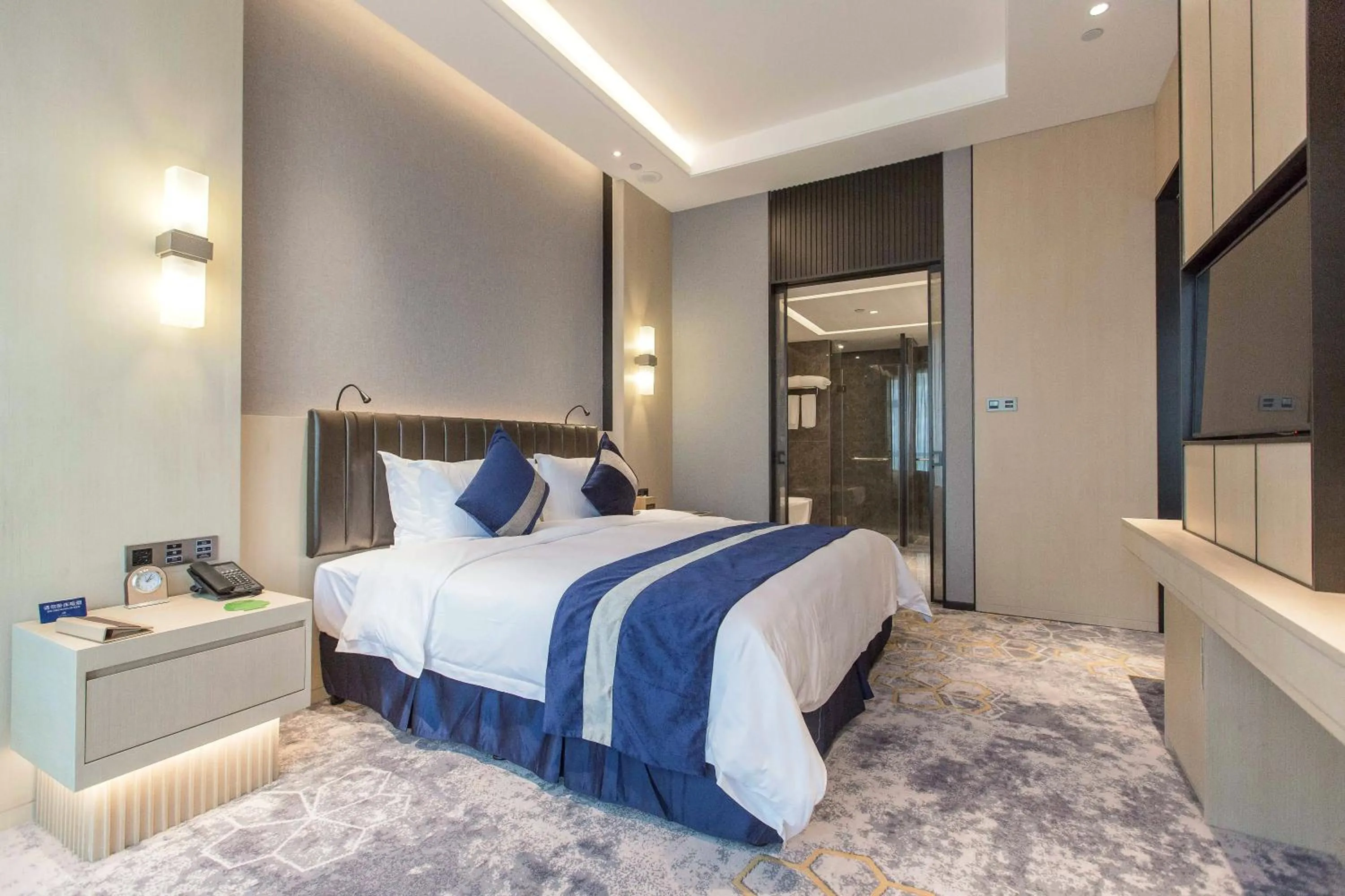 Bed in Chongqing Liyuan Hotel