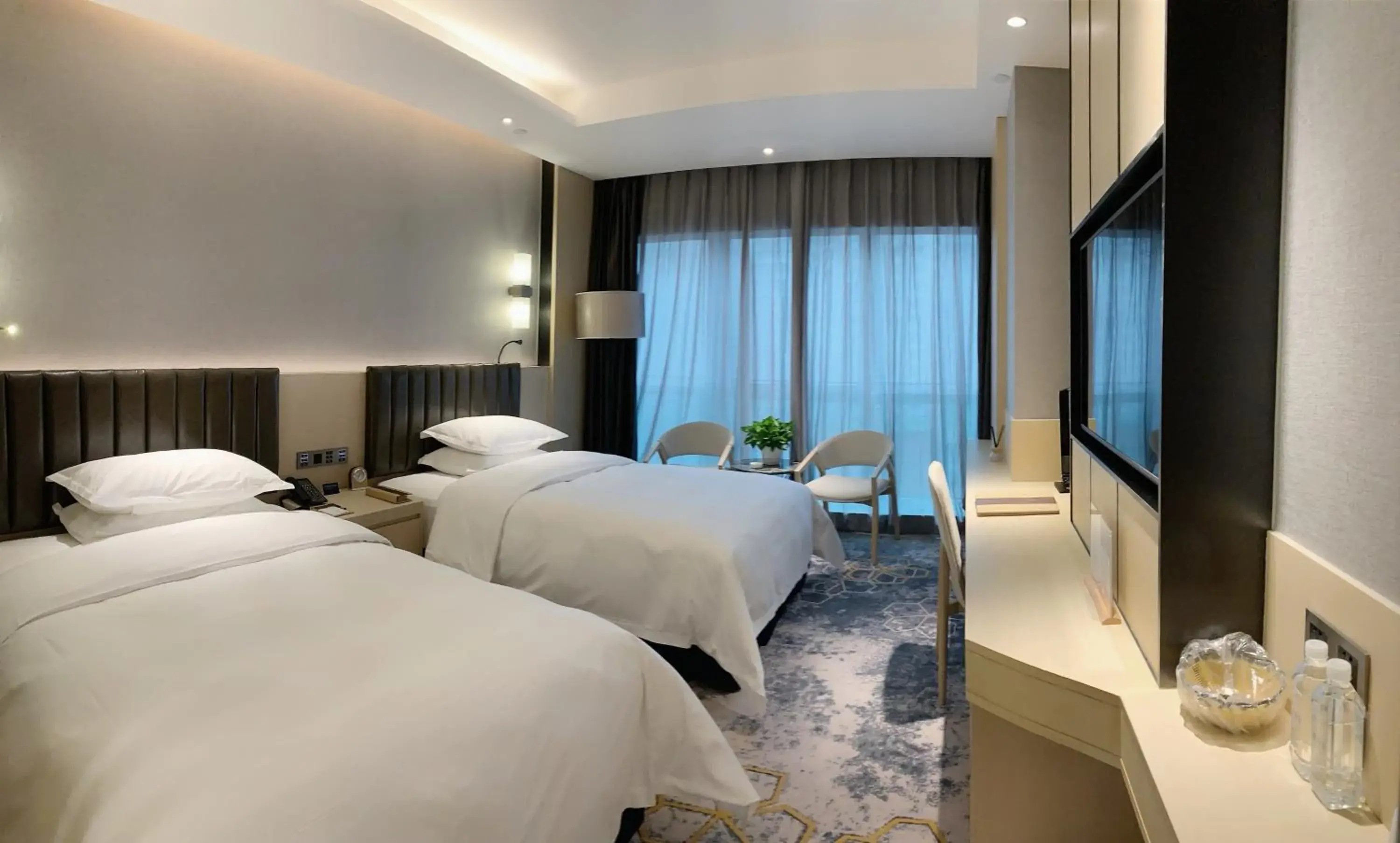 Deluxe Twin Room with City View - Smoking in Chongqing Liyuan Hotel Deluxe Twin Room with City View - Smoking in Chongqing Liyuan Hotel