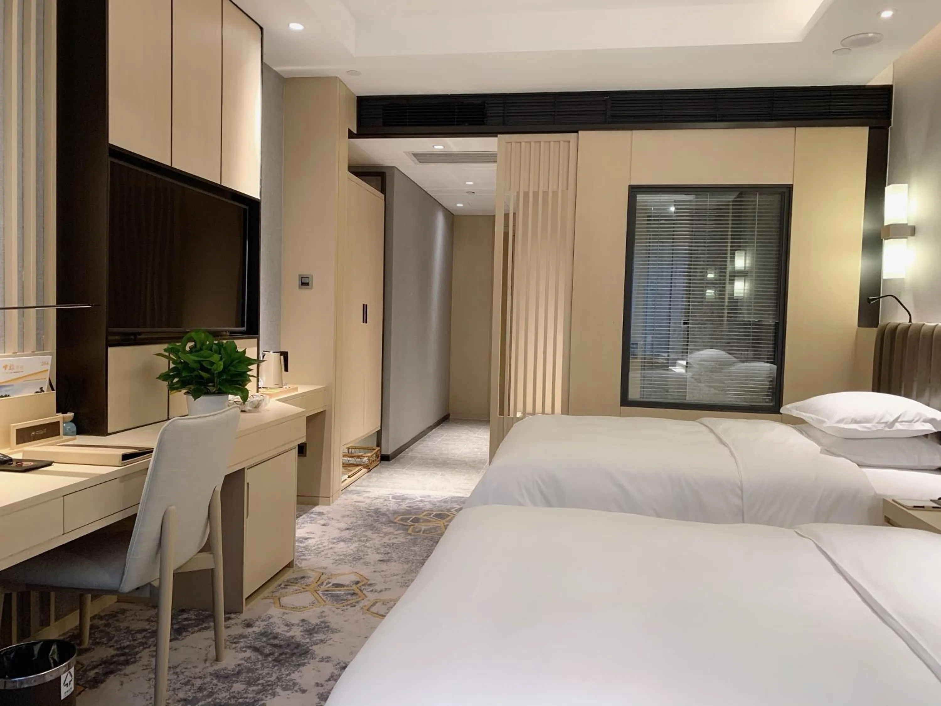 Bedroom, Bed in Chongqing Liyuan Hotel