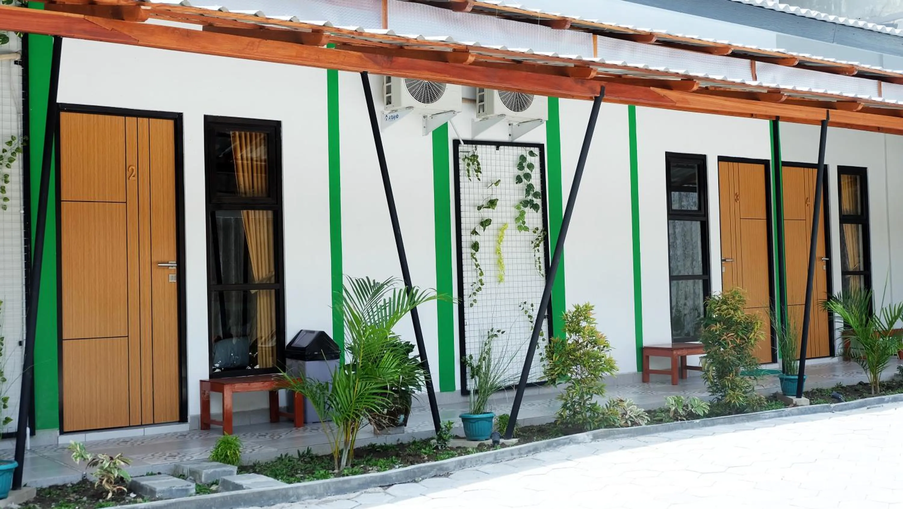 Patio in Hotel Jogja Kili Suci By Simply Homy