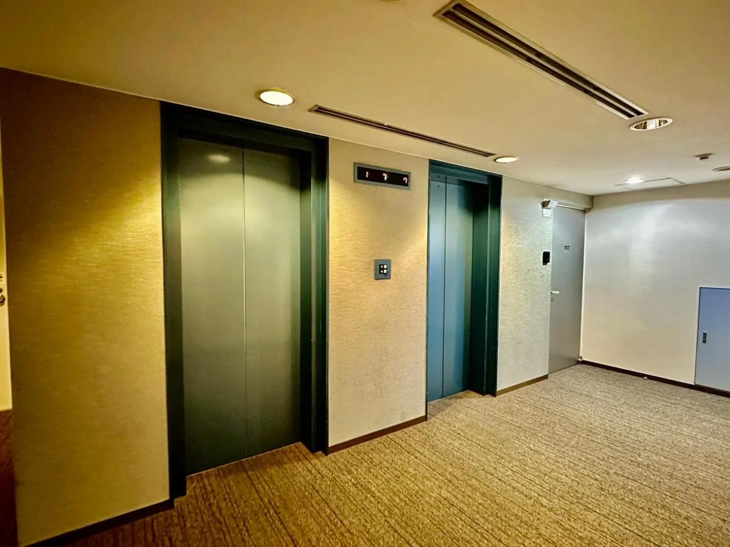 elevator in Fraise Nipponbashi -vacation rental-