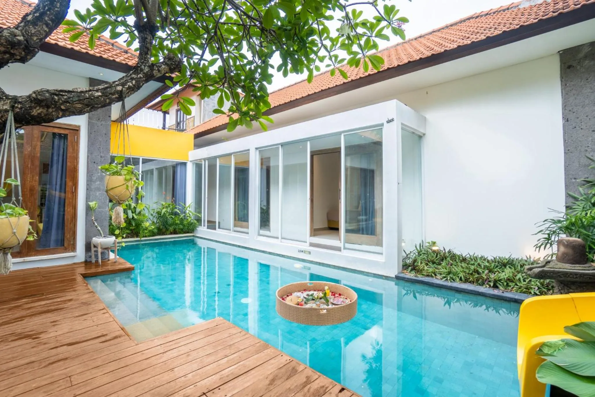 Swimming pool in La Mira Villa Seminyak by Ini Vie Hospitality