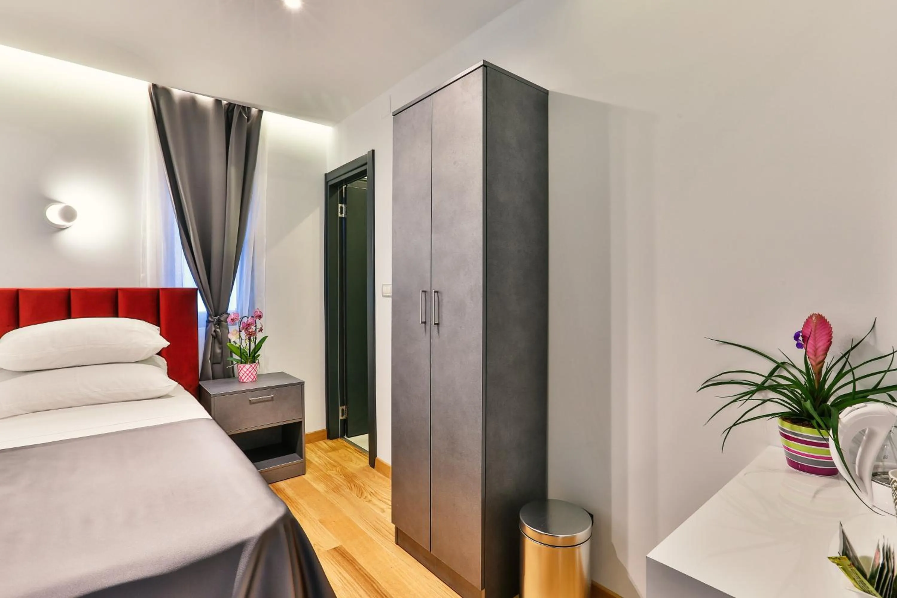 Photo of the whole room, Bed in Hotel M